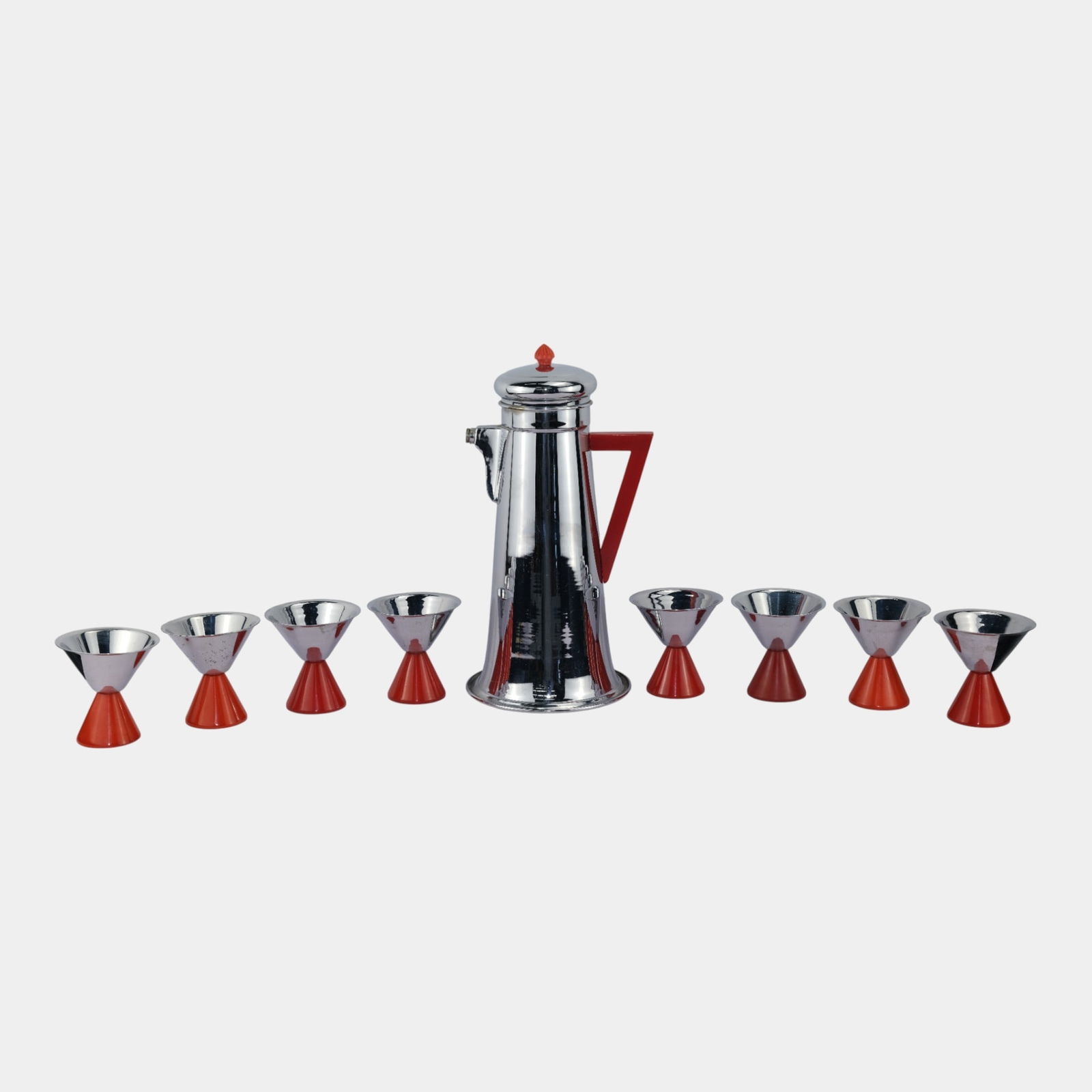 Forman & Revere 1930s Art Deco Chrome & Bakelite Cocktail Shaker And Cups Set: We offer affordable in-house shipping on all items. Forman & Revere 1930s Art Deco Chrome & Bakelite Cocktail Shaker And Cups Set Forman Dynamic Geometric Art Deco Chrome Cocktail Shaker w/Red Catali