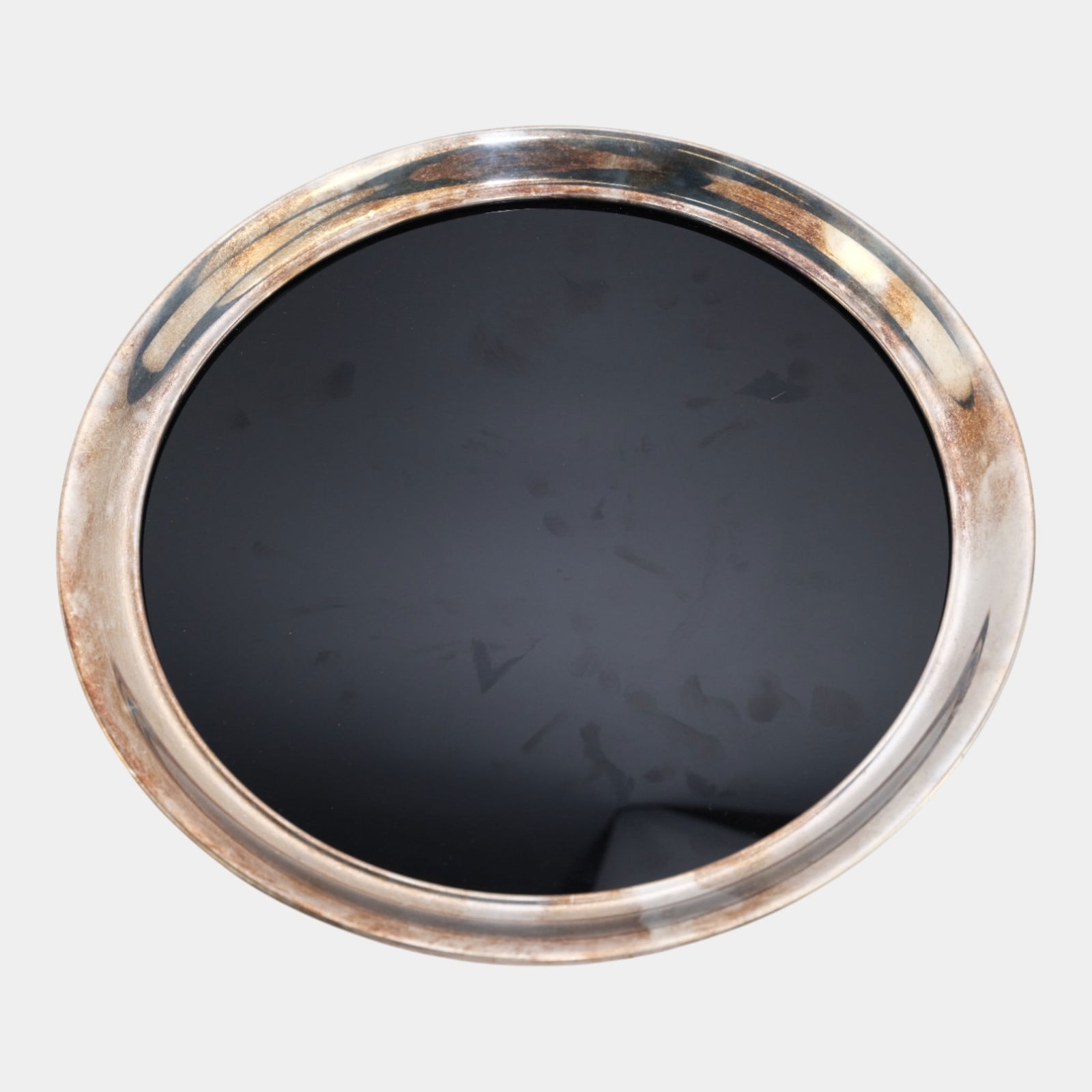 Wallace Silver Co Art Deco Round Silver Plate & Black Glass Center Cocktail Tray: We offer affordable in-house shipping on all items. Wallace Silver Co Art Deco Round Silver Plate & Black Glass Center Cocktail Tray Art Deco round silver & black glass Cocktail Tray, marked Wallace