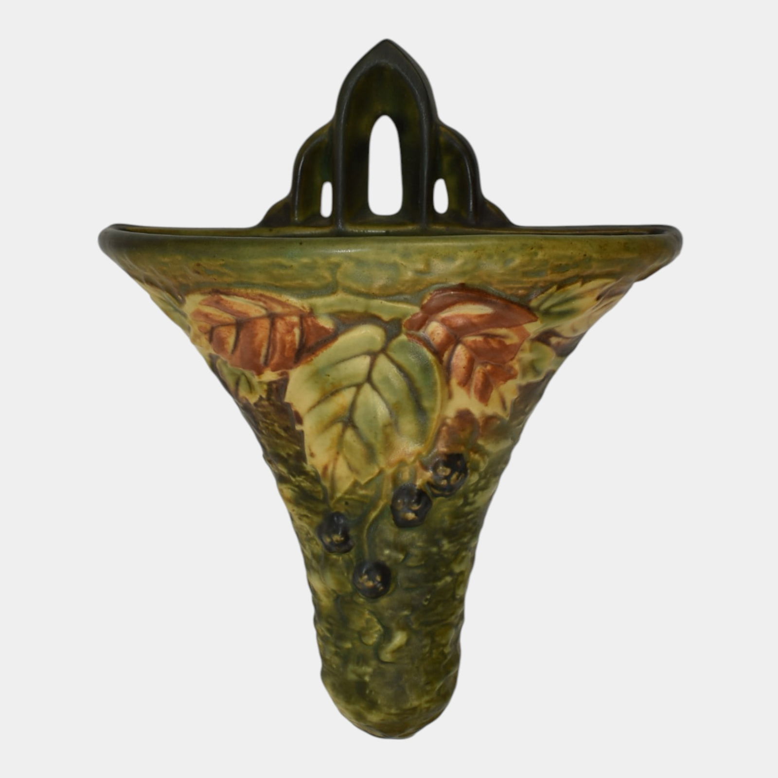 Roseville Blackberry 1932 Vintage Arts And Crafts Pottery Wall Pocket 1267-8: We offer affordable in-house shipping on all items. Roseville Blackberry 1932 Vintage Arts And Crafts Pottery Wall Pocket 1267-8 Nice mold and color. Shows well with minor repair to handle. No chips,