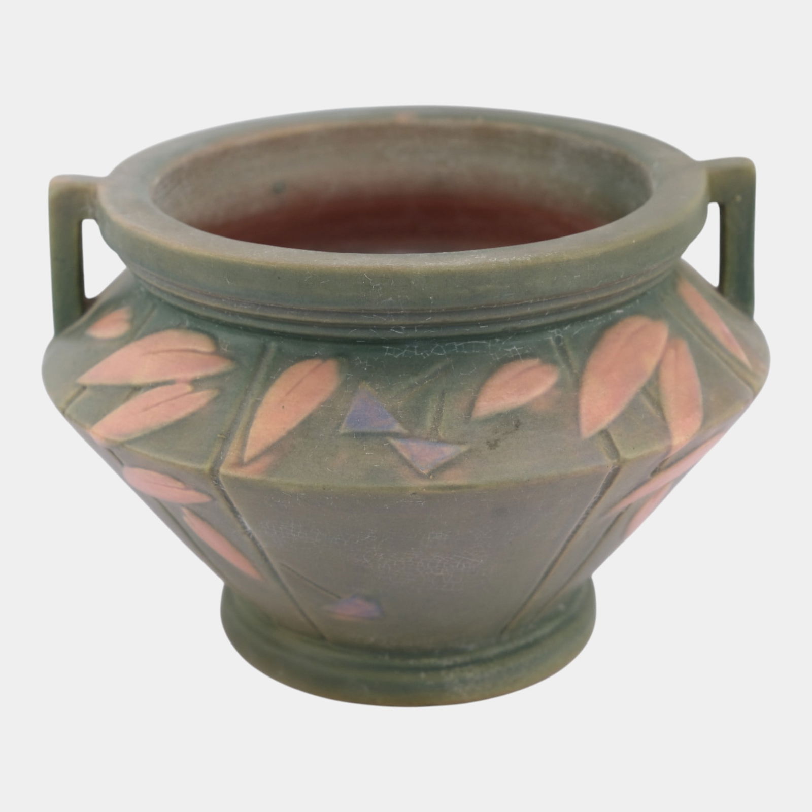 Roseville Futura Gray 1928 Vintage Art Deco Pottery Jardiniere Planter 616-6: We offer affordable in-house shipping on all items. Roseville Futura Gray 1928 Vintage Art Deco Pottery Jardiniere Planter 616-6 Hard to find size with great mold and and desirable gray color. Shows