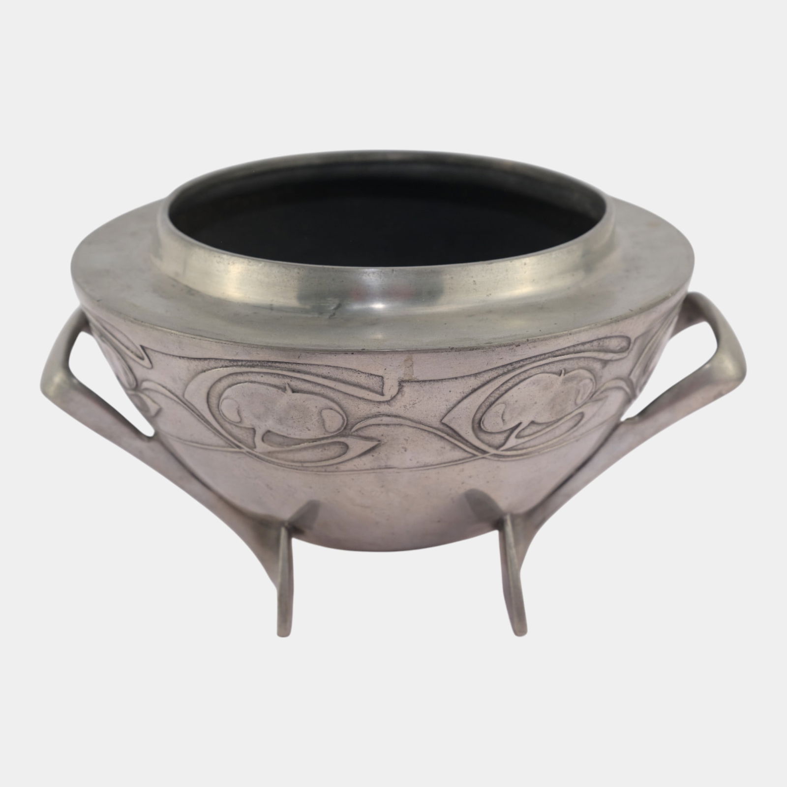 Archibald Knox For Liberty & Co. 1900s Tudric Pewter Art Nouveau Rose Bowl 0229: We offer affordable in-house shipping on all items. Archibald Knox For Liberty & Co. 1900s Tudric Pewter Art Nouveau Rose Bowl 0229 Strikingly sculptural and organically refined, this Art Nouveau Tud