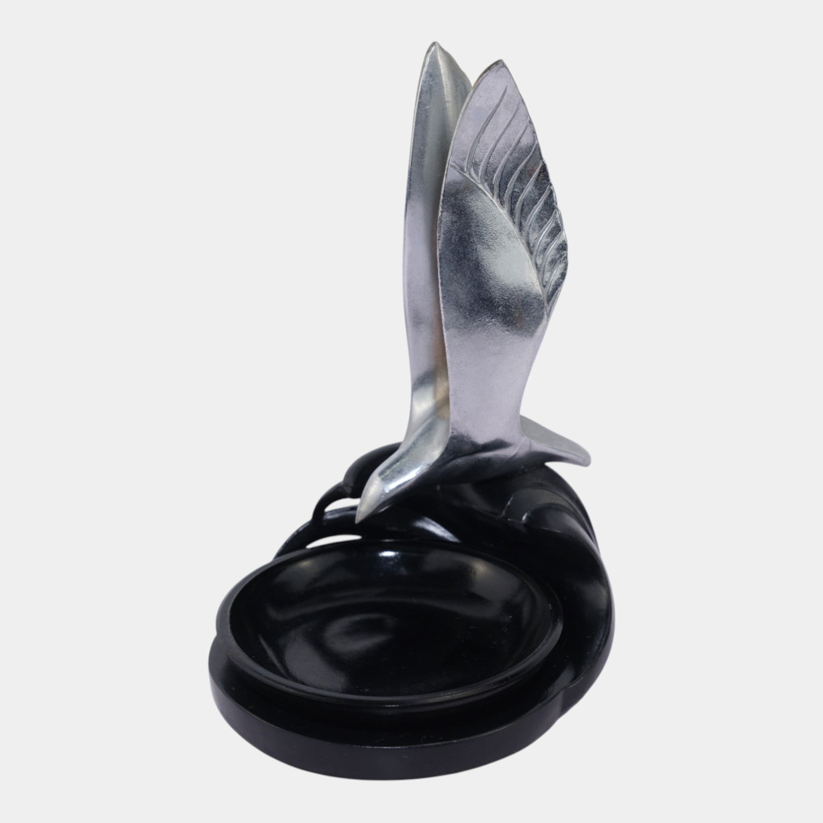 Frankart 1920s Art Deco Chrome Seagull Black Ashtray With Glass Insert: We offer affordable in-house shipping on all items. Frankart 1920s Art Deco Chrome Seagull Black Ashtray With Glass Insert Frankart a wonderful chromed Seagull design on a black finished Ashtray base