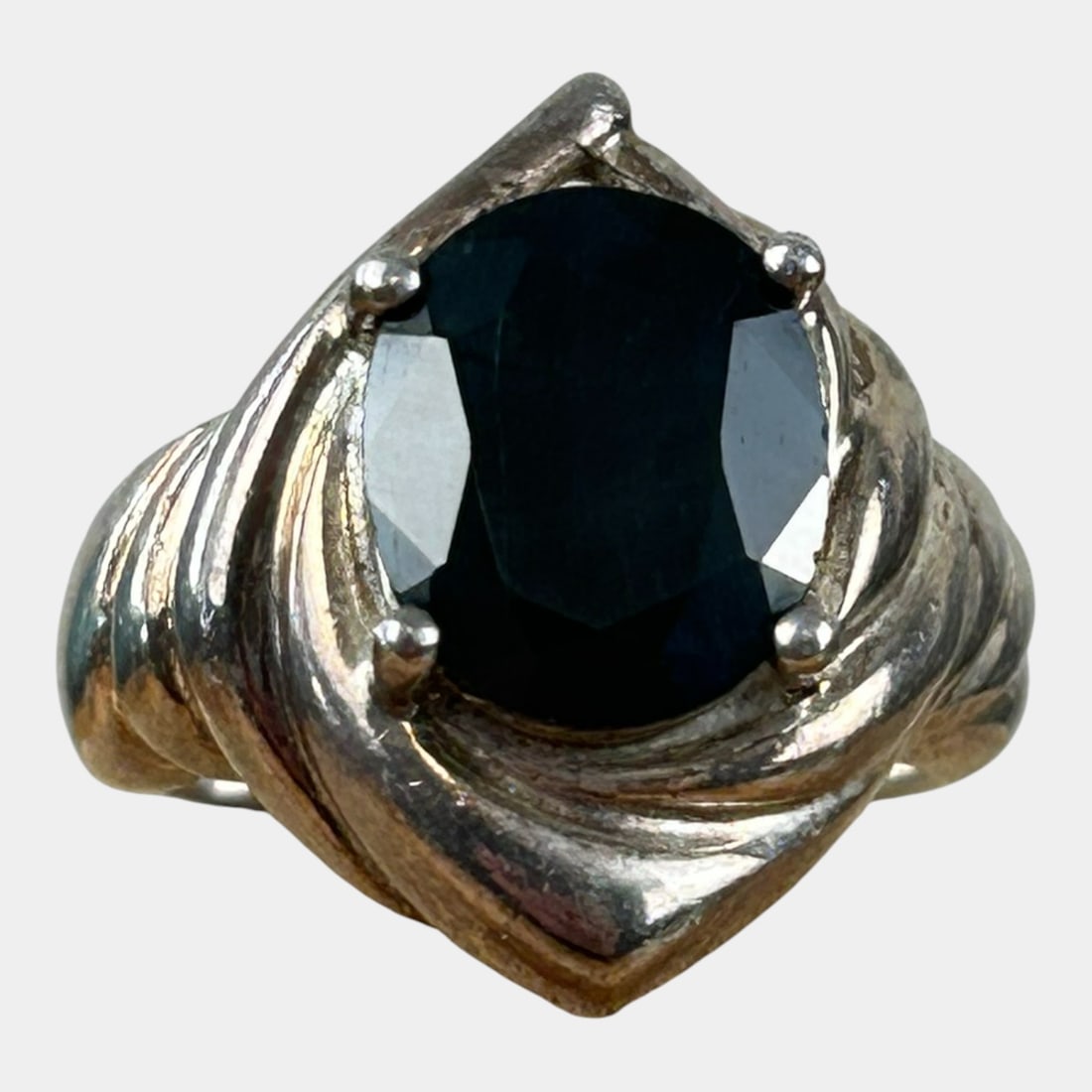 Clyde Duneier Sterling Silver 925 Black Onyx Modernist Twist Mount Ring Size 6.5: We offer affordable in-house shipping on all items. Boldly dramatic and sculpturally refined, this modernist sterling silver ring features a large faceted black stone in a dynamic twisted mount, show