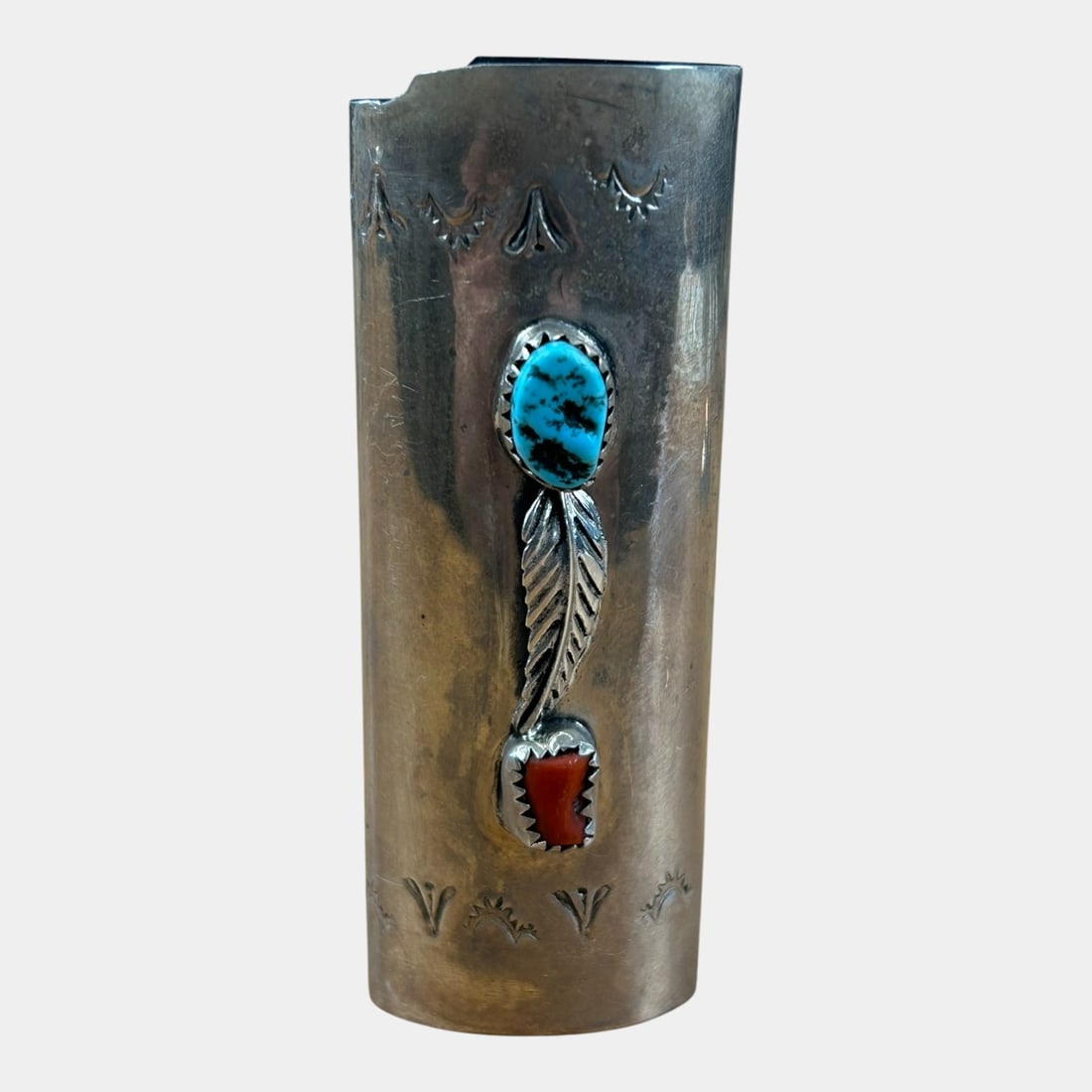Native American Sterling Silver Turquoise & Coral Cabochon Accented Lighter Case Cover: We offer affordable in-house shipping on all items. Boldly vertical and richly detailed, this Southwestern-style lighter case features applied turquoise and coral cabochons with feather accents on a