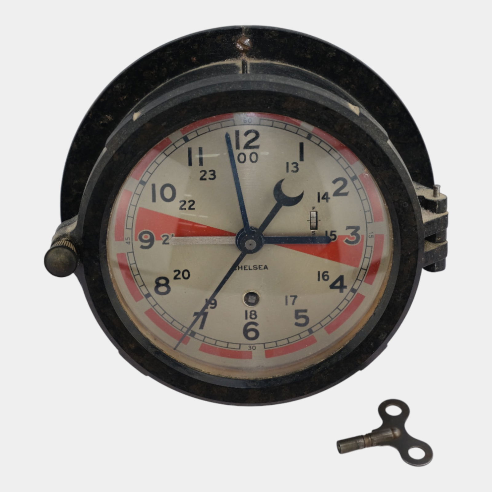 Chelsea Clock Co. WWII US Navy Ship Radio Room Bakelite Case Clock With Wind Key: We offer affordable in-house shipping on all items. Chelsea Clock Co. WWII US Navy Ship Radio Room Bakelite Case Clock With Wind Key Historically significant and crisply functional, this WWII-era Che