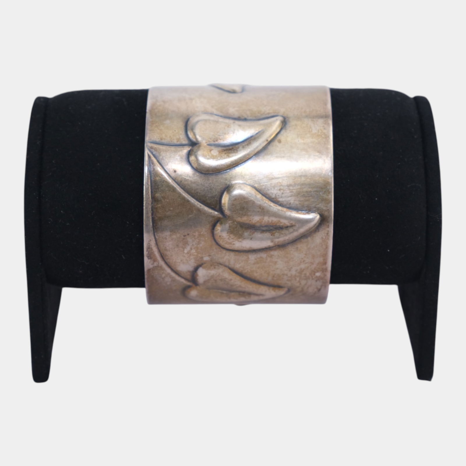 Frank Rebajes Mid Century Art Modernist Sterling Silver 925 Leaf Open Cuff Bracelet: We offer affordable in-house shipping on all items. Frank Rebajes sterling cuff features applied abstract leaf forms across a wide band, its bold Mid-Century Modern design and hand-wrought texture ex