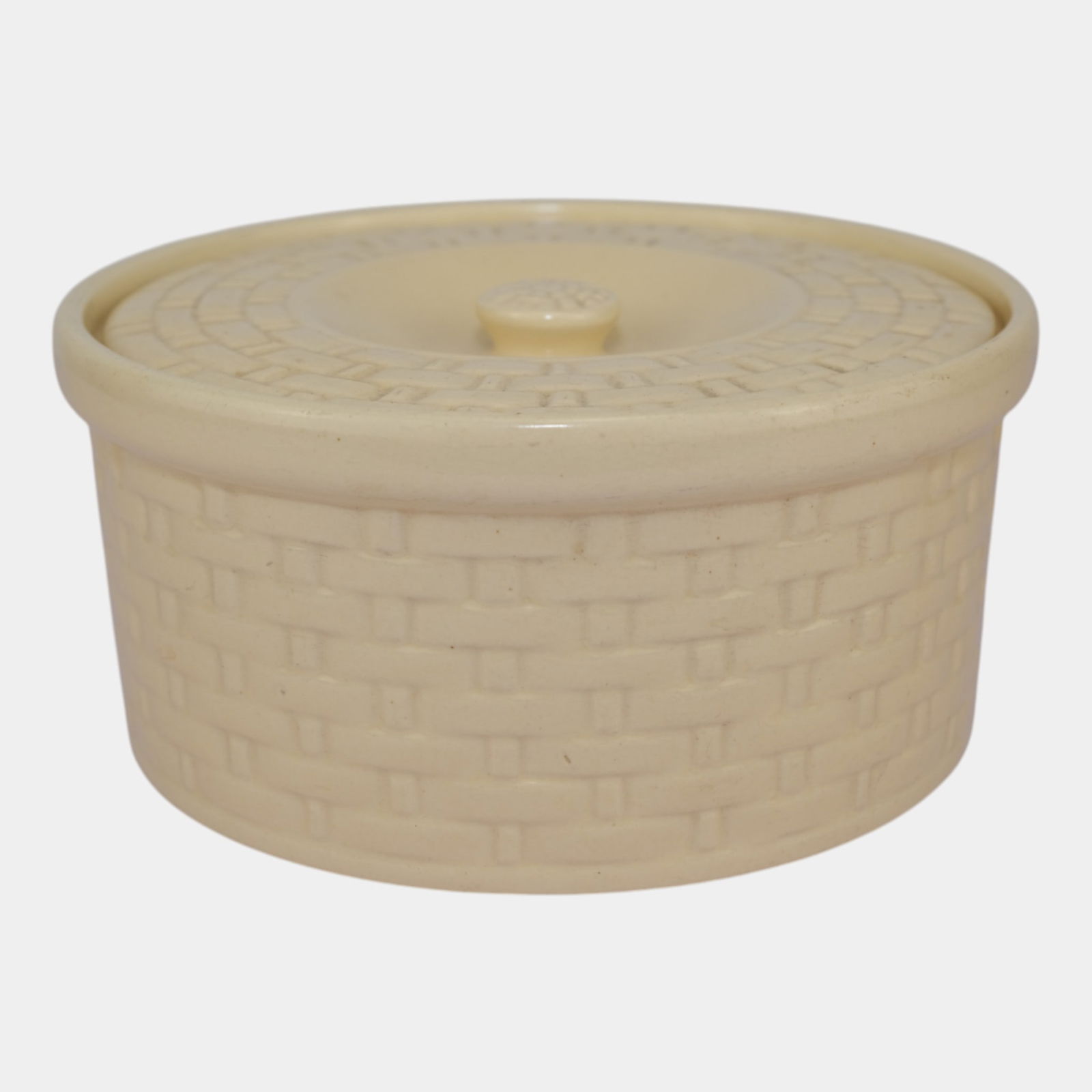 Weller Pierre Basket Weave Ivory 1930s Covered Jar: Professional, fast, and affordable in house shipping available for all items. Weller Pierre Basket Weave Ivory 1930s Covered Jar Excellent original condition. No chips, cracks, damage or repair of an