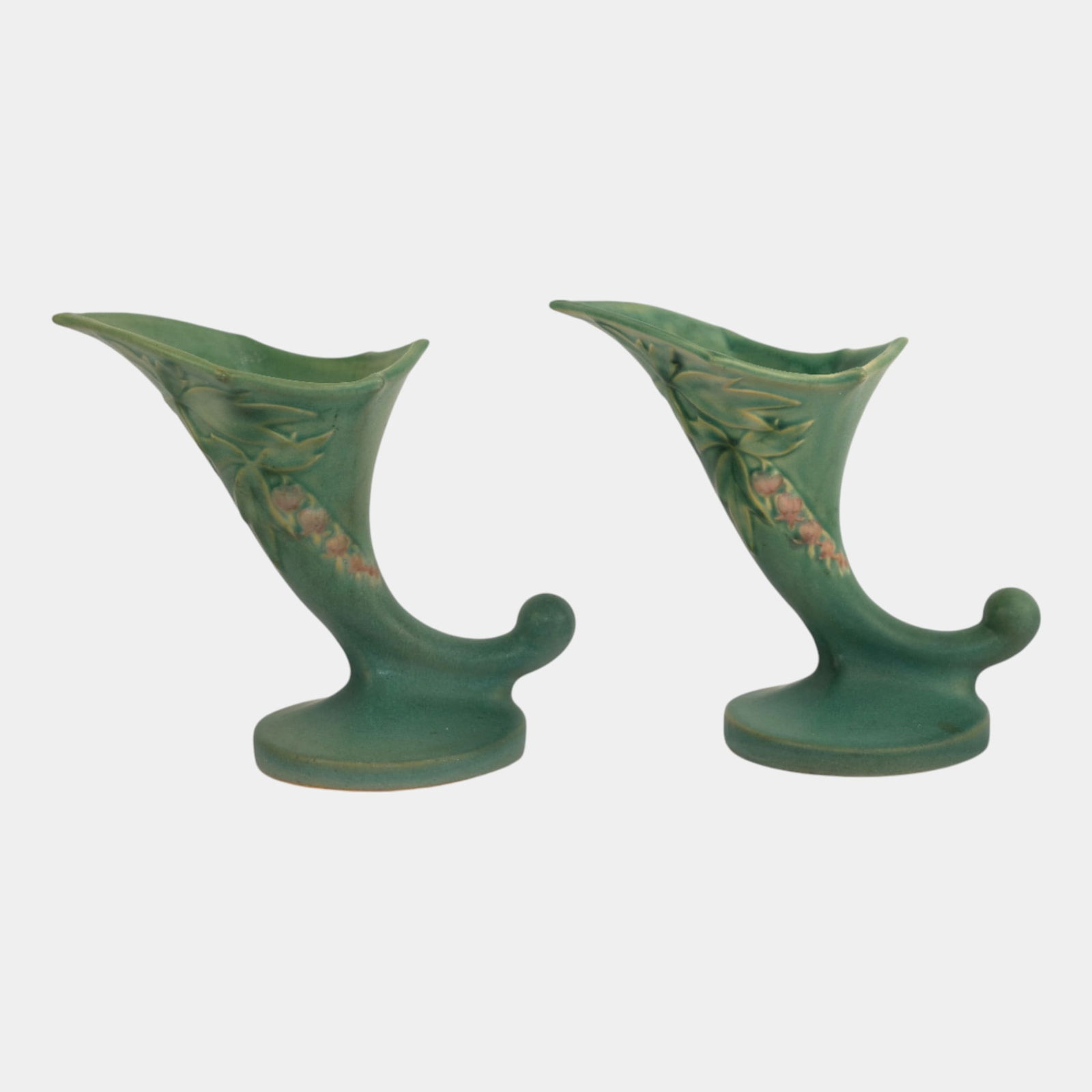 Roseville Pottery Bleeding Heart Green Cornucopias (1 of 3)