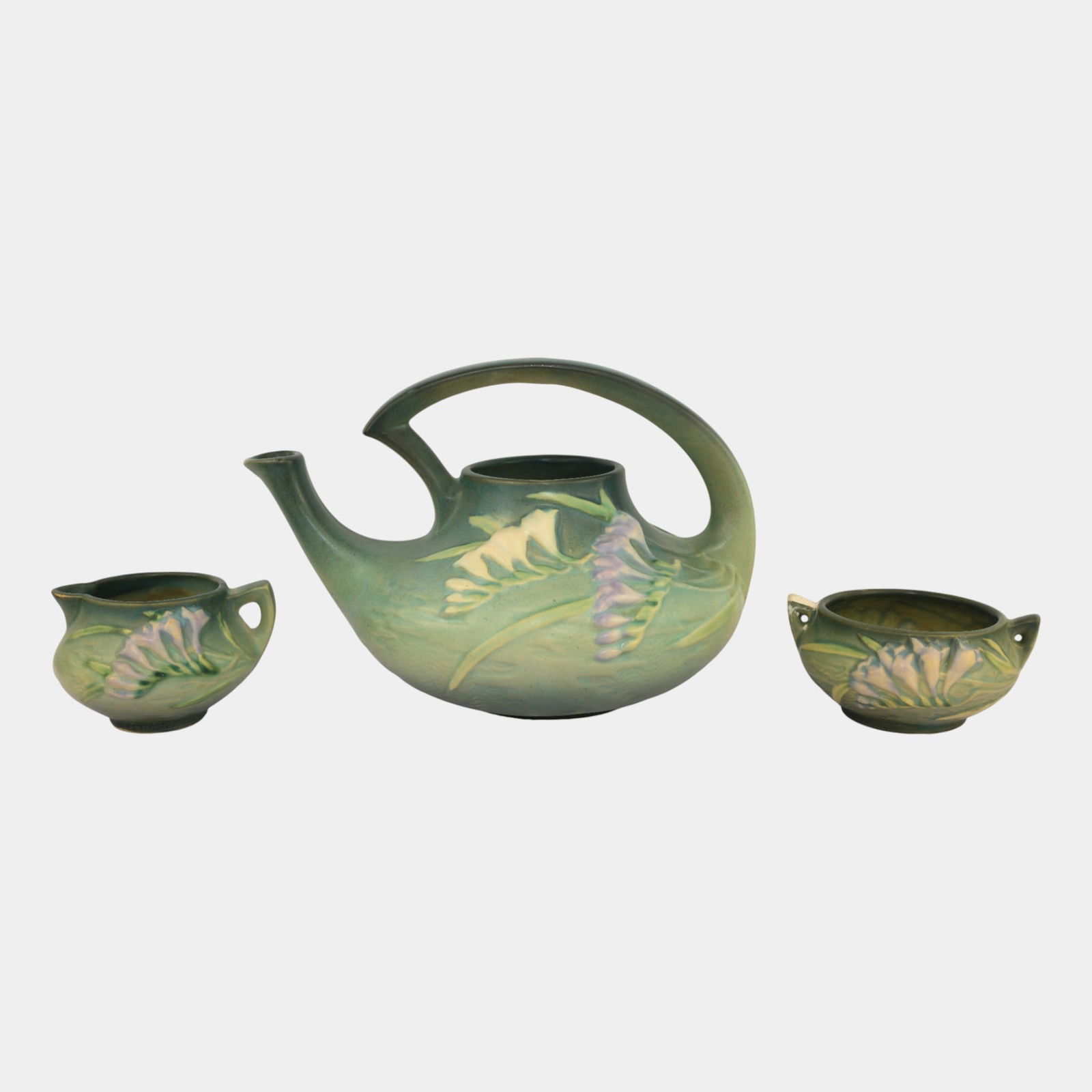 Roseville Freesia Teapot Sugar Bowl Creamer (1 of 4)