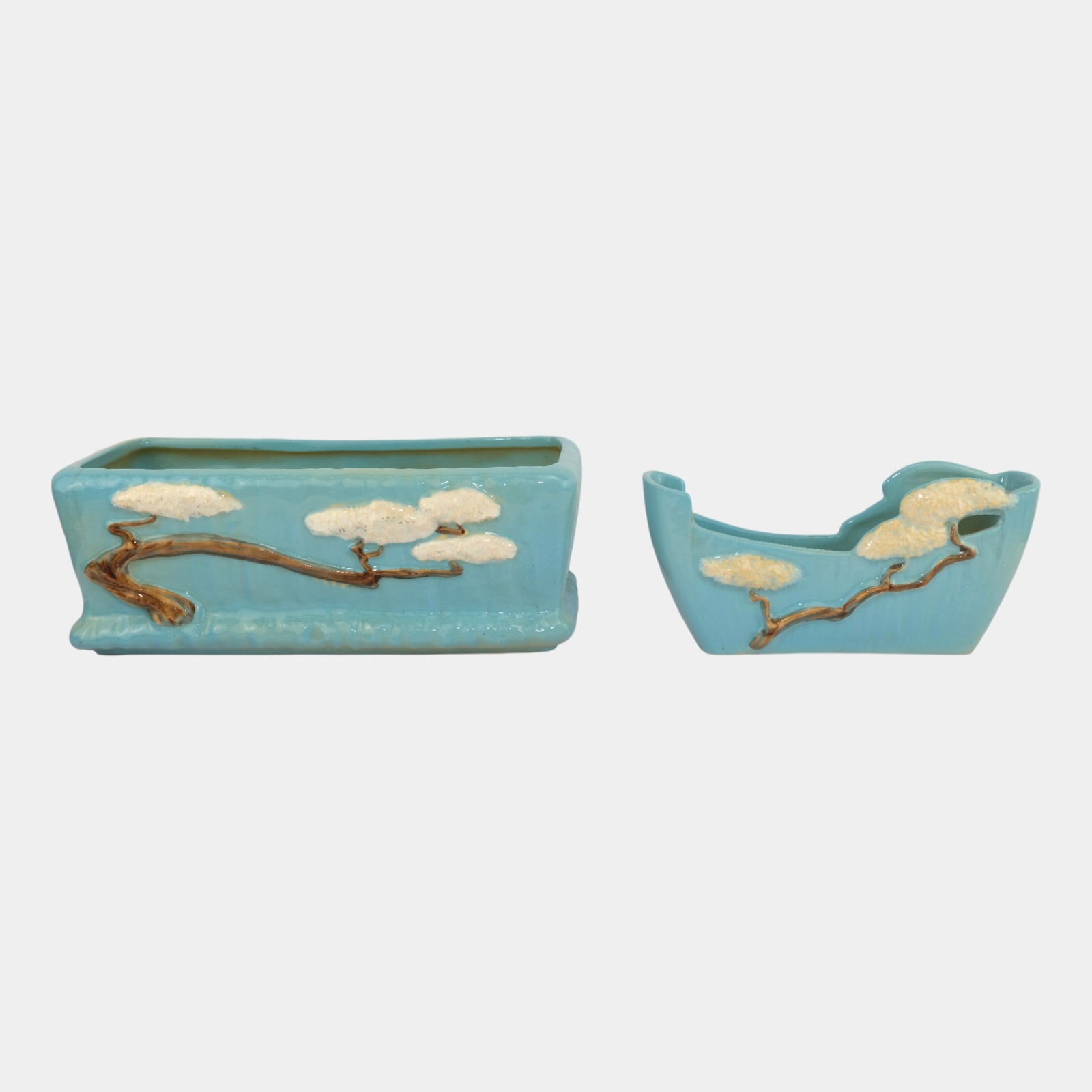 Roseville Pottery Blue Ming Tree Window Box Planters: Professional, fast, and affordable in house shipping available for all items. Roseville Pottery Blue Ming Tree Window Box Planters Hairline to window box. Age related wear. Bottom marked as shown. Ta