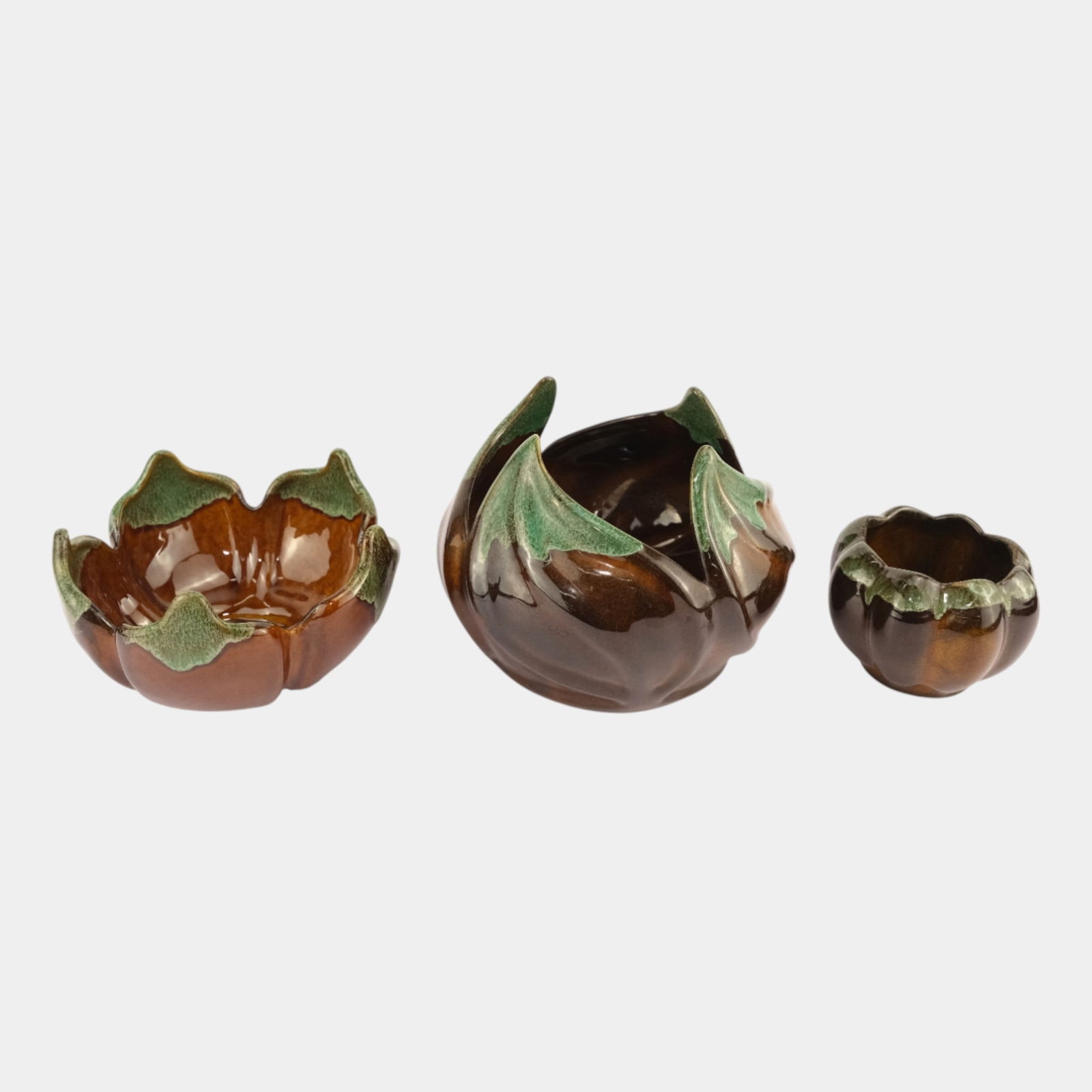 Van Briggle Modern Deco Brown Flower Vases: Professional, fast, and affordable in house shipping available for all items. Van Briggle Modern Deco Brown Flower Vases Van Briggle modern deco brown flower vases. Group of three molded pottery form