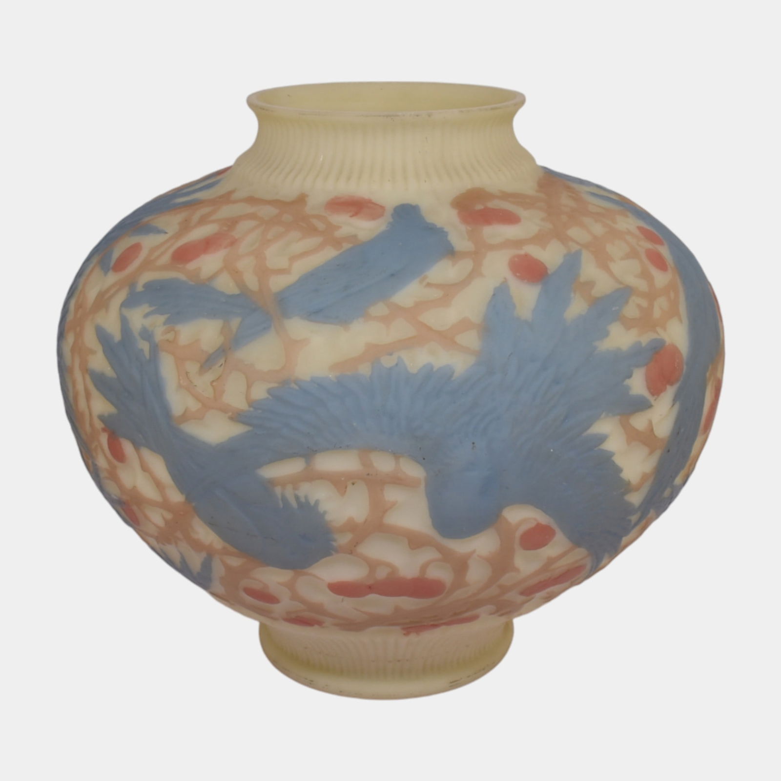 Phoenix Consolidated Uranium Custard Art Glass Cockatoos And Red Berries Vase (1 of 4)