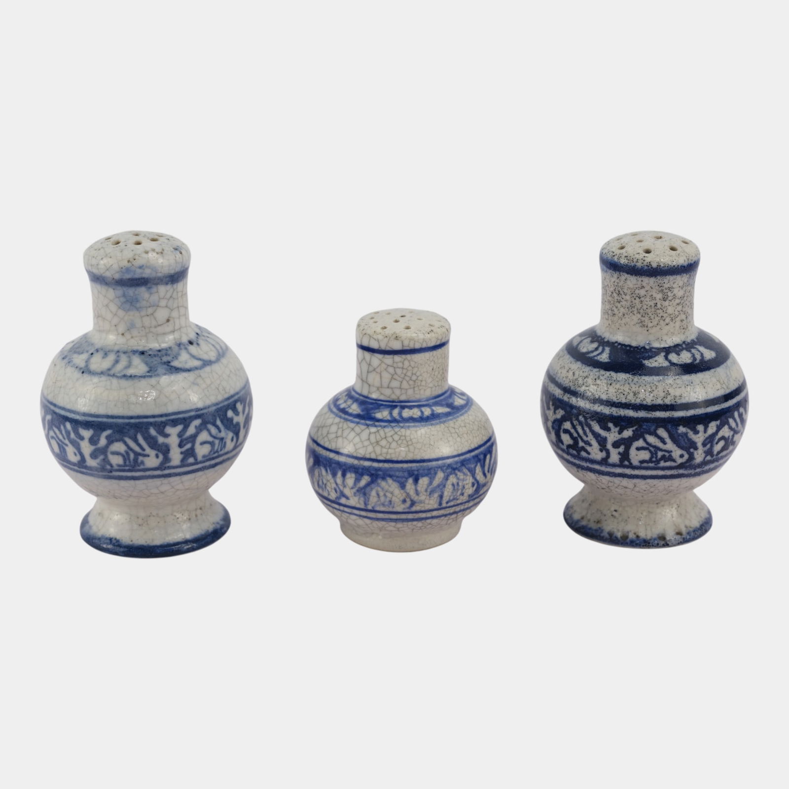 Dedham Pottery 1896-1928 Arts And Crafts Blue Rabbit Salt And Pepper Shakers: We offer affordable in-house shipping on all items. Dedham Pottery 1896-1928 Arts And Crafts Blue Rabbit Salt And Pepper Shakers Formed in rounded pedestal silhouettes, these Dedham shakers are encir
