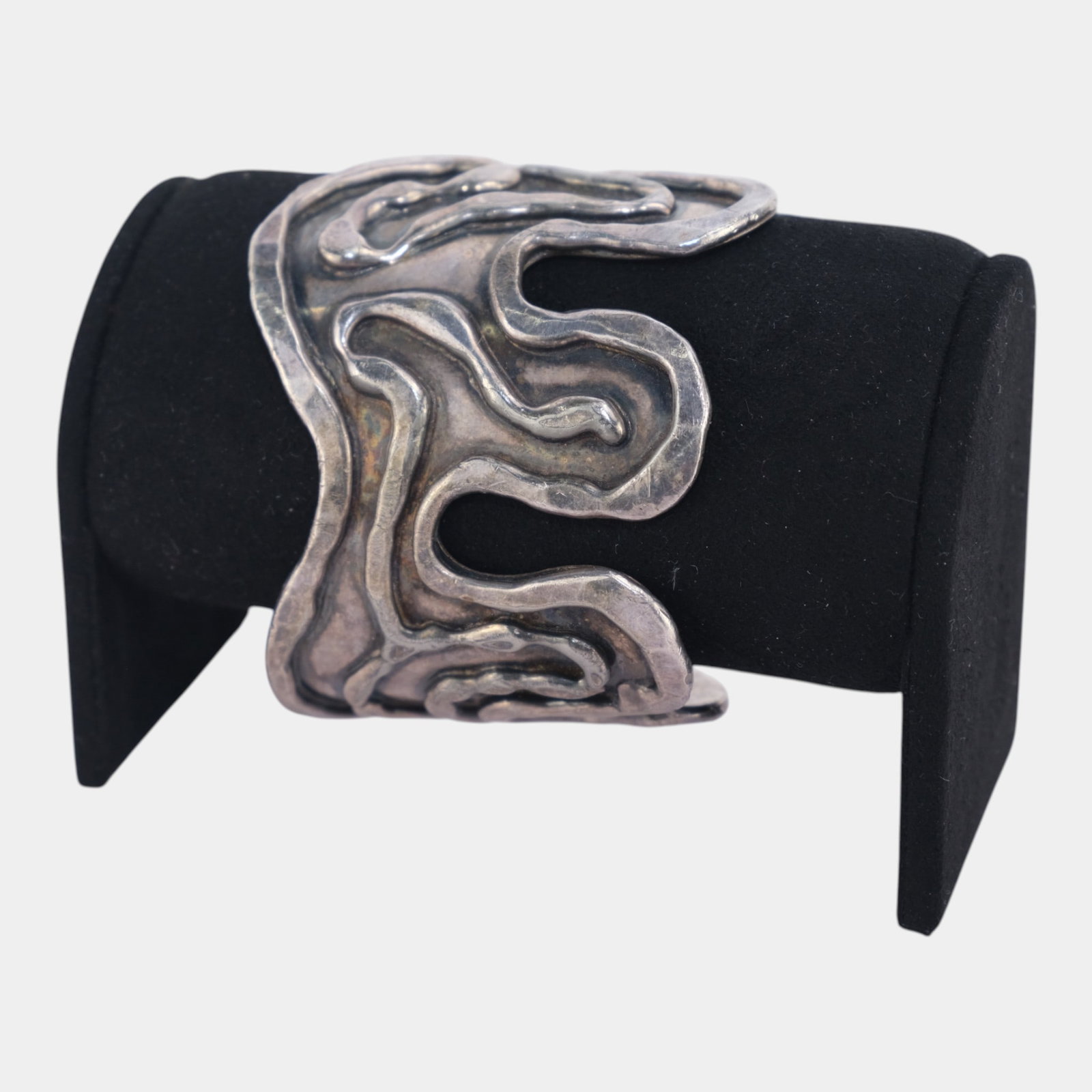 Jacob Hull Denmark Mid Century Modern Sterling Silver 925 Open Cuff Bracelet: We offer affordable in-house shipping on all items. Fluid and sculptural, this Jacob Hull sterling cuff features an abstract openwork form with raised contours, its bold Mid Century Modern design and