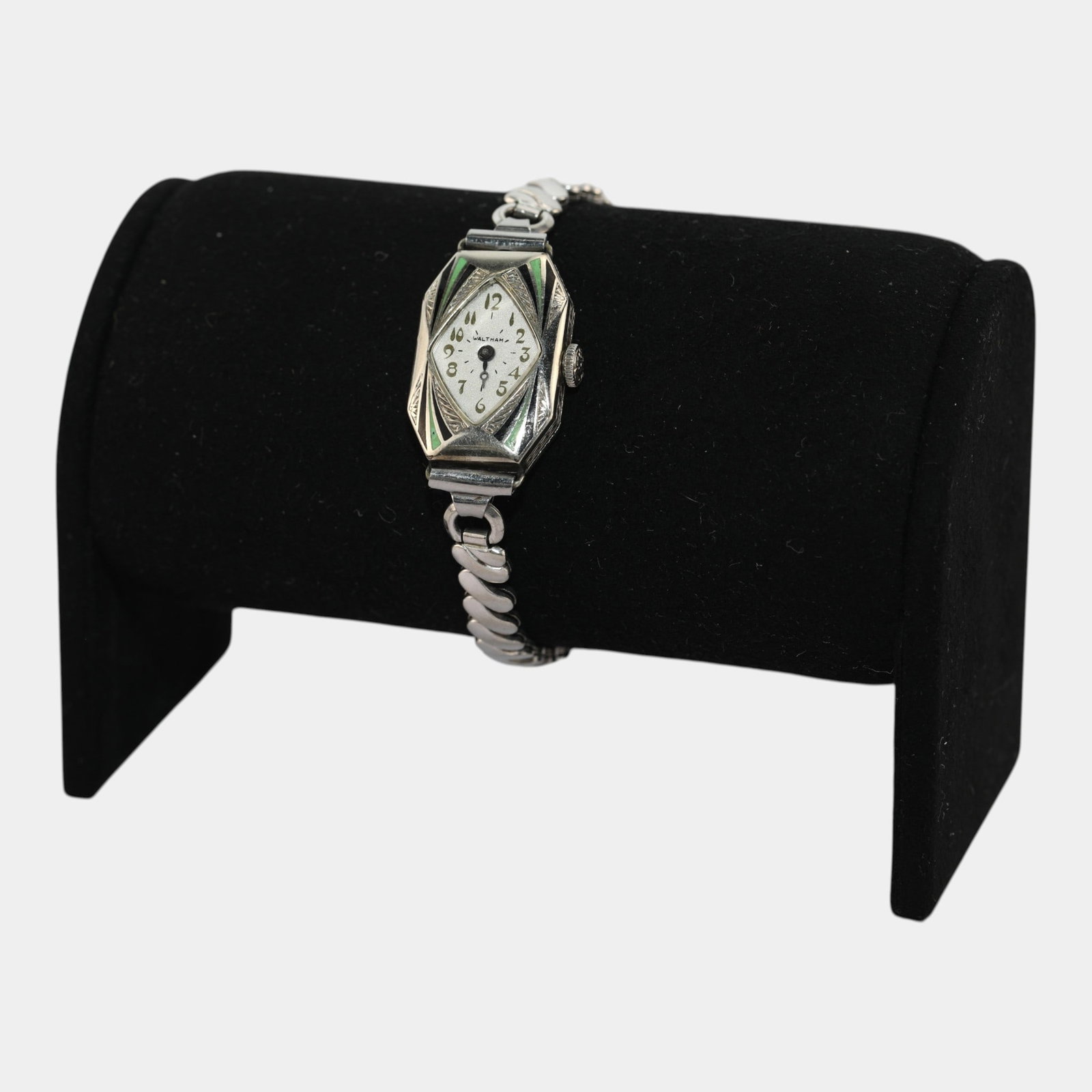 Waltham Watch Co. 1920s Art Deco Silver-Tone Case Wristwatch With Black And Green Enameling: We offer affordable in-house shipping on all items. Waltham Watch Co. 1920s Art Deco Silver-Tone Case With Black And Green Enameling Strikingly geometric and richly detailed, this 1920s Waltham wrist