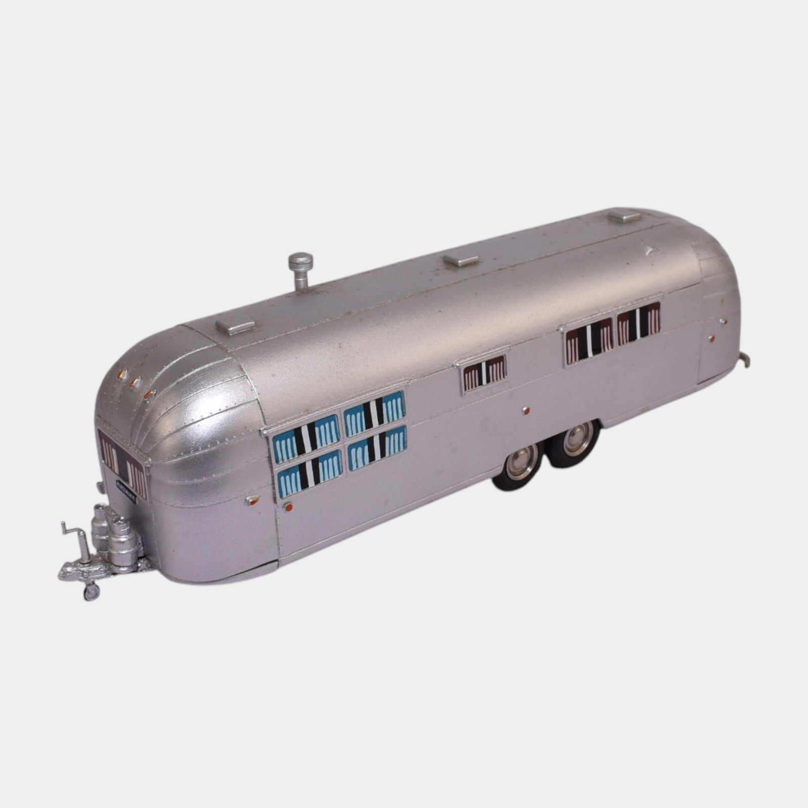 Design Studios Gray Plastic 1956 Toy Airstream Trailer 1:43 Scale: We offer affordable in-house shipping on all items. Design Studios Gray Plastic 1956 Toy Airstream Trailer 1:43 Scale Highly detailed silver Airstream trailer replica featuring twin axles, blue drape