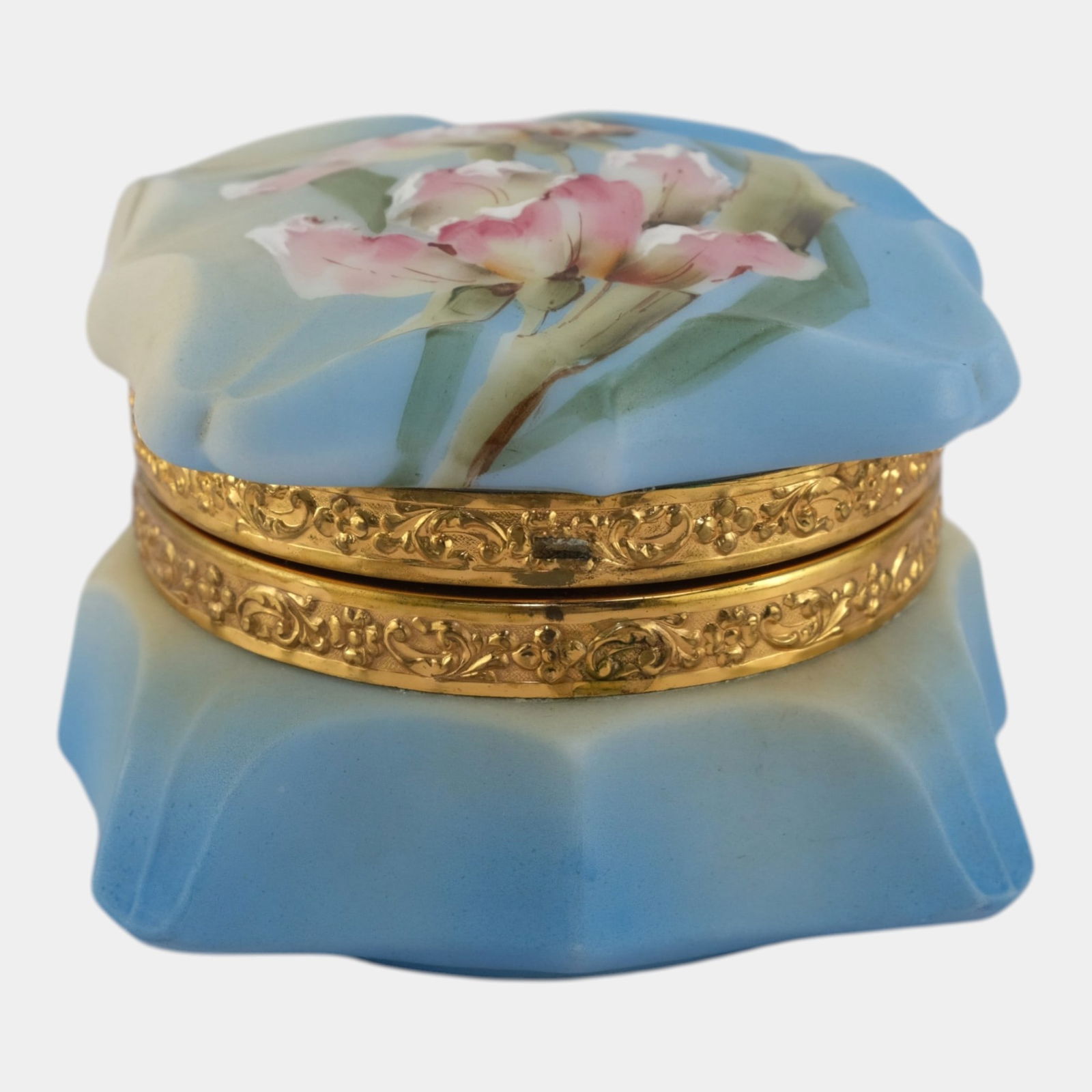 Nakara Wave Crest 1900s Hand Painted Floral Lidded Swivel Mirror Glass Jewelry Box: We offer affordable in-house shipping on all items. Nakara Wave Crest 1900s Hand Painted Floral Lidded Swivel Mirror Glass Jewelry Box The cushion-form box is executed in a sumptuous sky blue opaline
