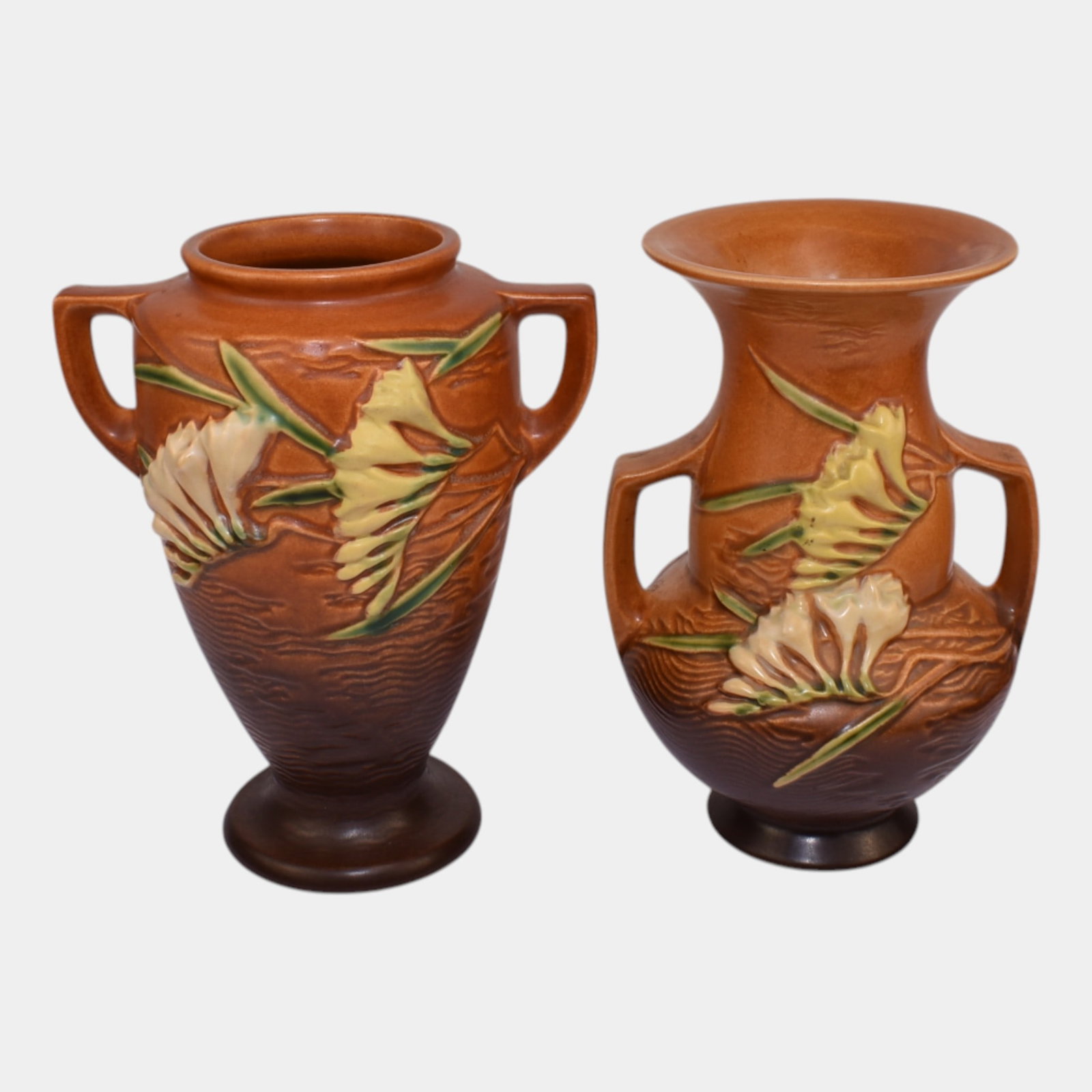 Roseville Freesia Lot Of Two Vintage Art Pottery Vases 121-8 122-8 (1 of 3)