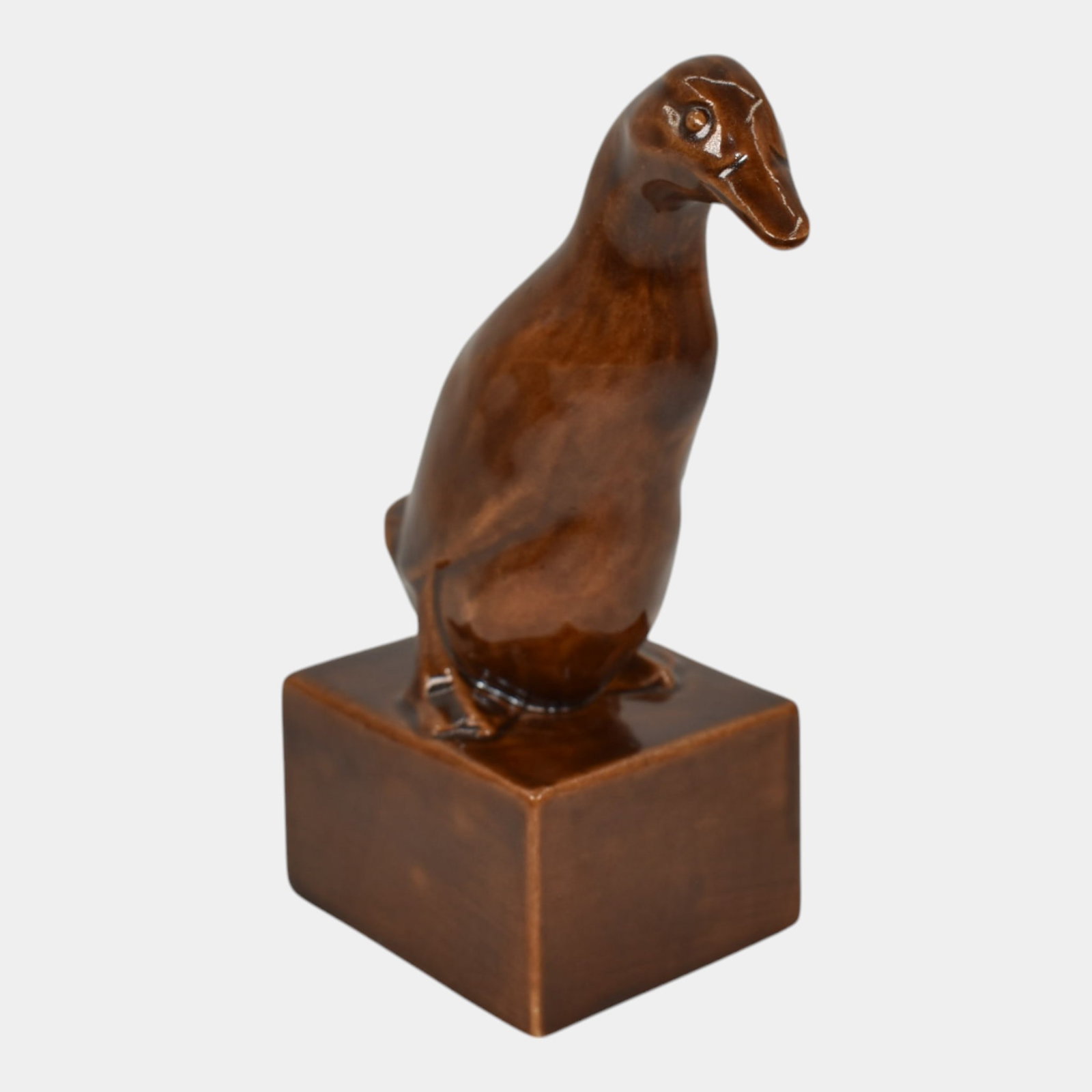 Rookwood Art Pottery Brown Goose Golden Egg Paperweight 6446: Professional, fast, and affordable in house shipping available for all items. Rookwood Art Pottery Brown Goose Golden Egg Paperweight 6446 Nice paperweight, originally designed in 1932 by Arthur Conan