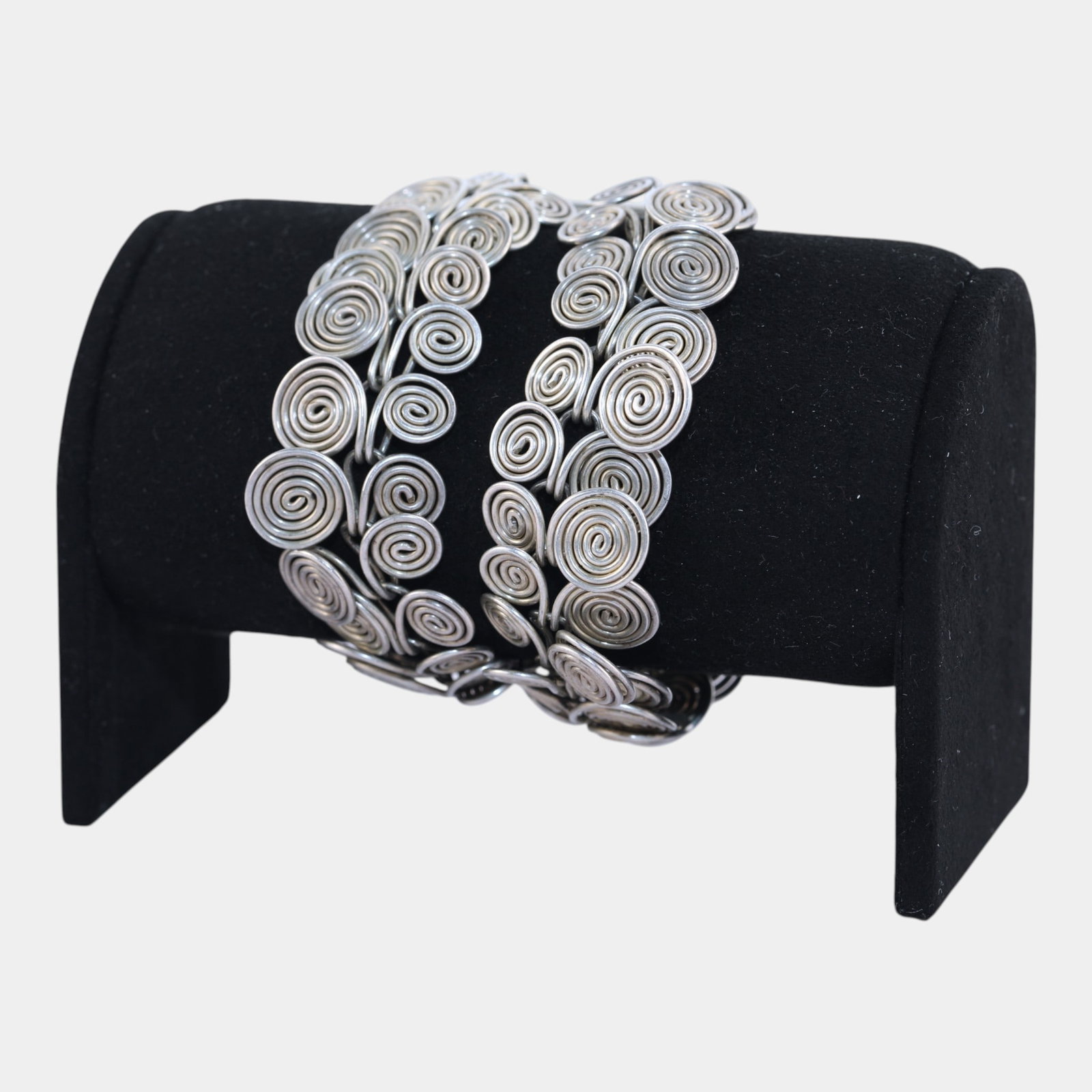 Dorothy 1920s-1930s Art Deco Sterling Silver 925 Egyptian Double Strand Coil Bracelet (1 of 6)