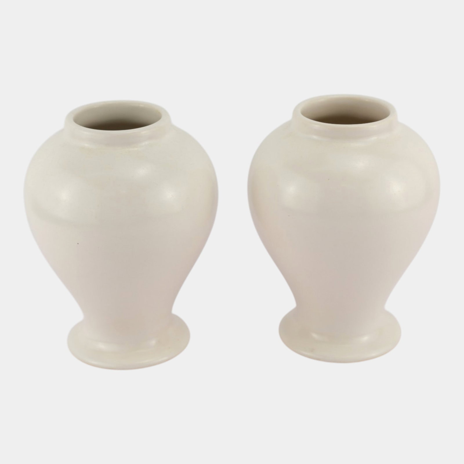 Roseville Pottery Ivory II 1932 White Art Deco Cabinet Vase Pair (1 of 6)