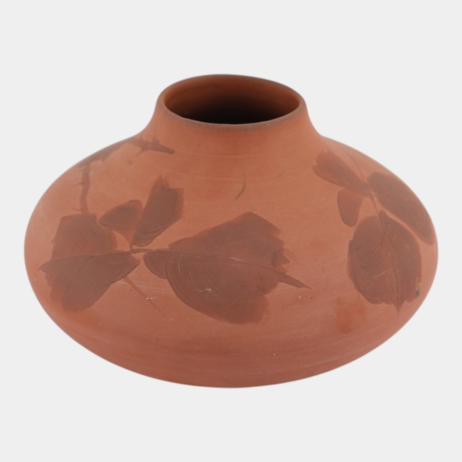Clifton 1905-1914 Vintage Native American Art Pottery Hand Decorated Vase: Professional, fast, and affordable in house shipping available for all items. Clifton 1905-1914 Vintage Native American Art Pottery Hand Decorated Vase Softly organic, this early 20th-century vase fea
