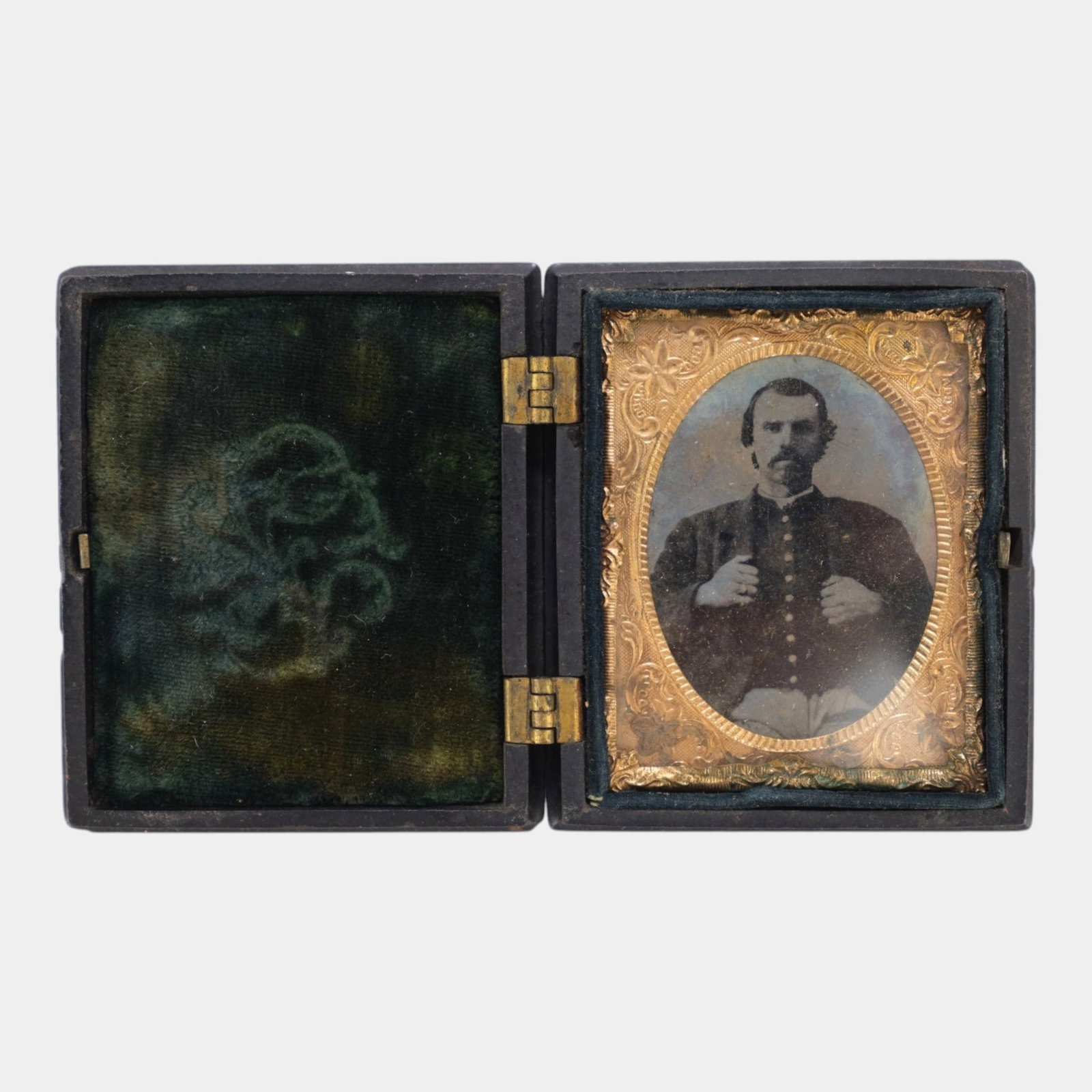 Civil War Confederate Soldier Tin Type Photographic Portrait In Art Nouveau Gold Frame Cased (1 of 5)