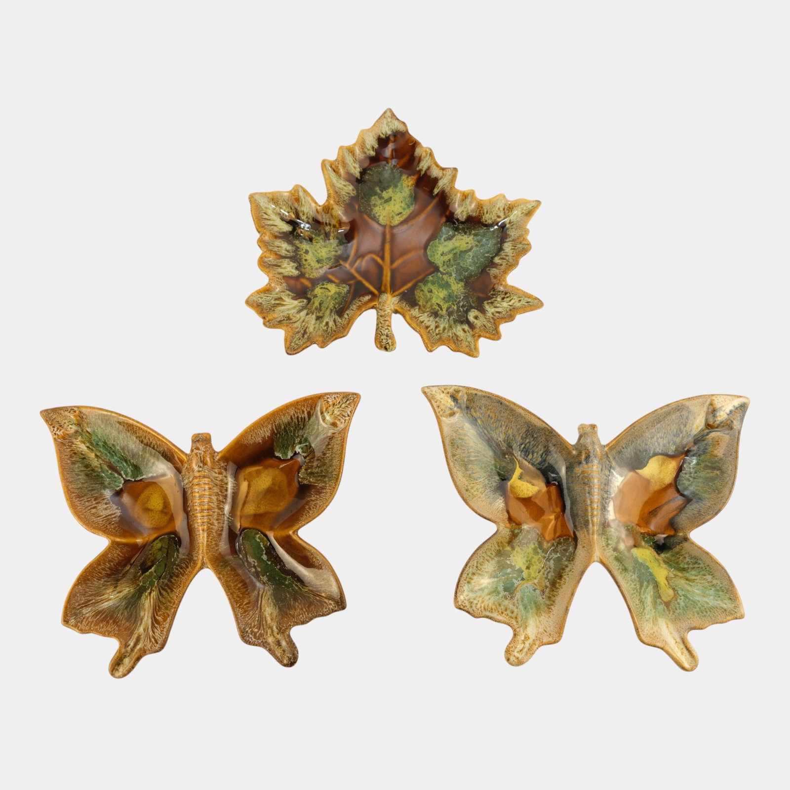 Van Briggle Pottery Mid Century Modern Butterfly Leaf Plates: We offer affordable in-house shipping on all items. Van Briggle Pottery Mid Century Modern Butterfly Leaf Plates Excellent condition. Leaf shows well with minor hairline on underside. No other chips, 