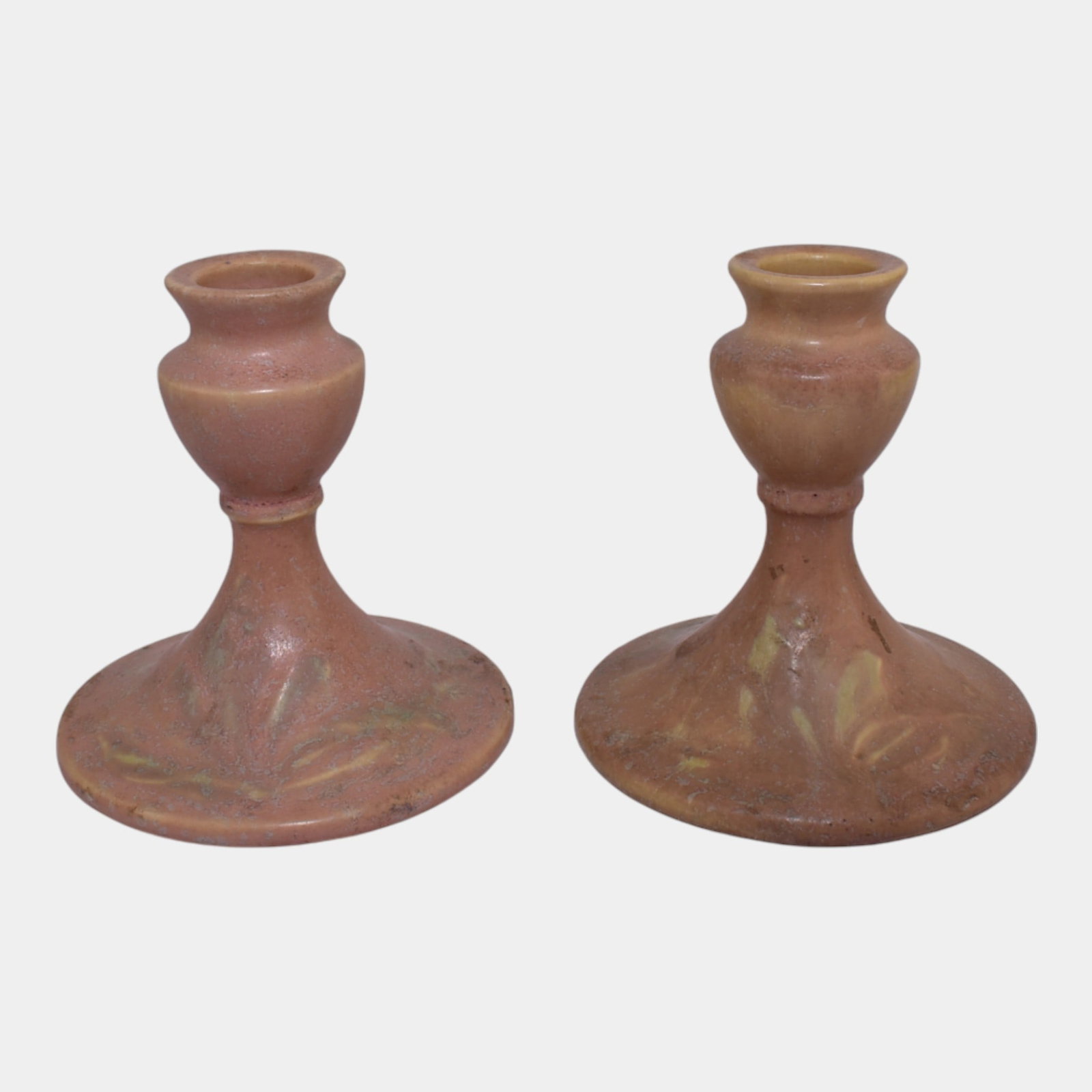 Roseville Cremona Pink 1928 Art Deco Pottery Ceramic Candle Holders 1068-4: We offer affordable in-house shipping on all items. Roseville Cremona Pink 1928 Art Deco Pottery Ceramic Candle Holders 1068-4 Nice mold and color. Excellent original condition. No chips, cracks, dama