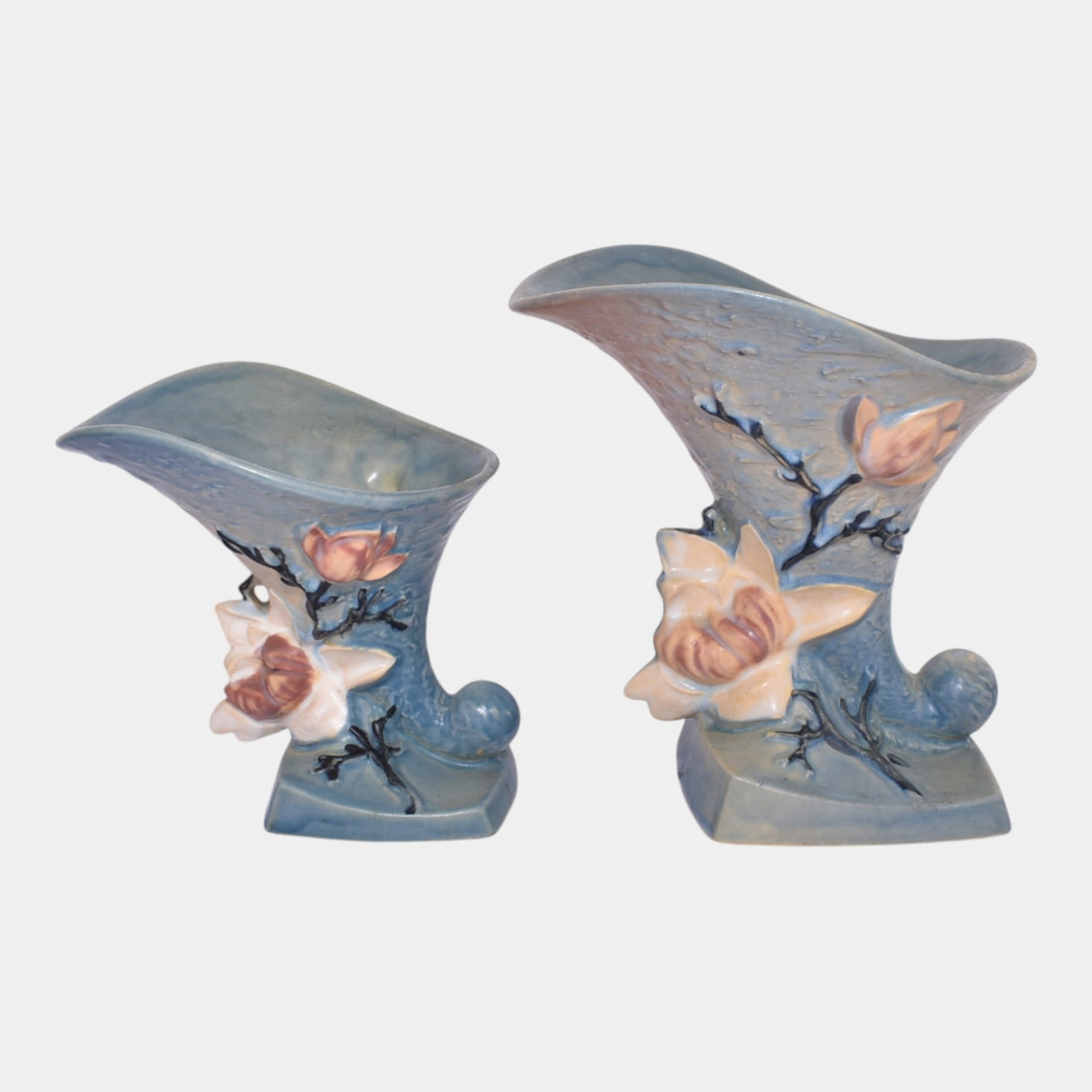 Roseville Magnolia Blue Vintage Art Pottery Ceramic Cornucopias (1 of 3)