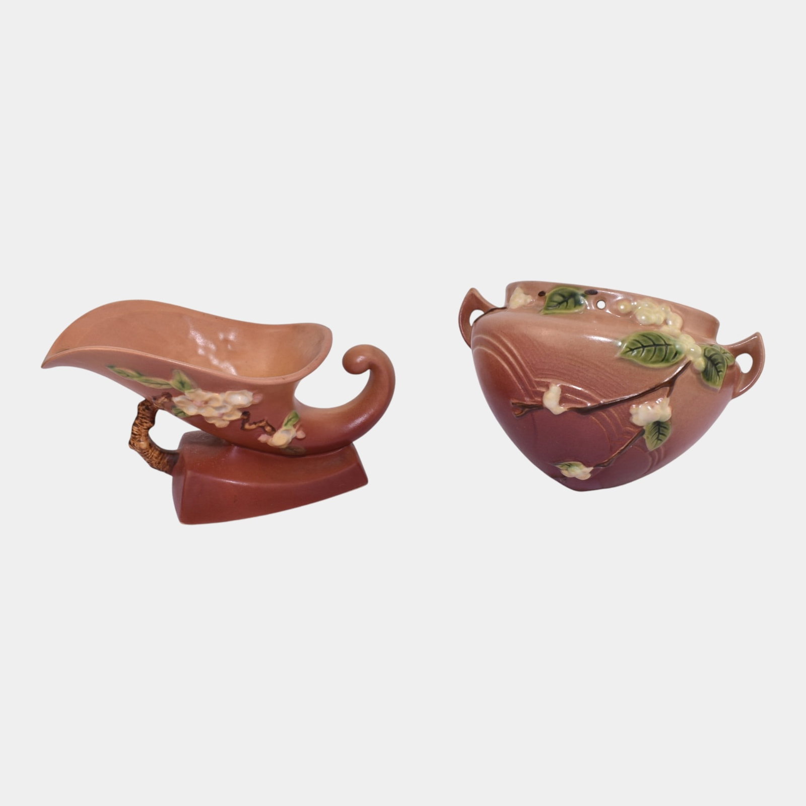 Roseville Snowberry Apple Blossom Pink Ceramic Hanging Basket Cornucopia: We offer affordable in-house shipping on all items. Roseville Snowberry Apple Blossom Pink Ceramic Hanging Basket Cornucopia Nice mold and color. Excellent original condition. No chips, cracks, damage
