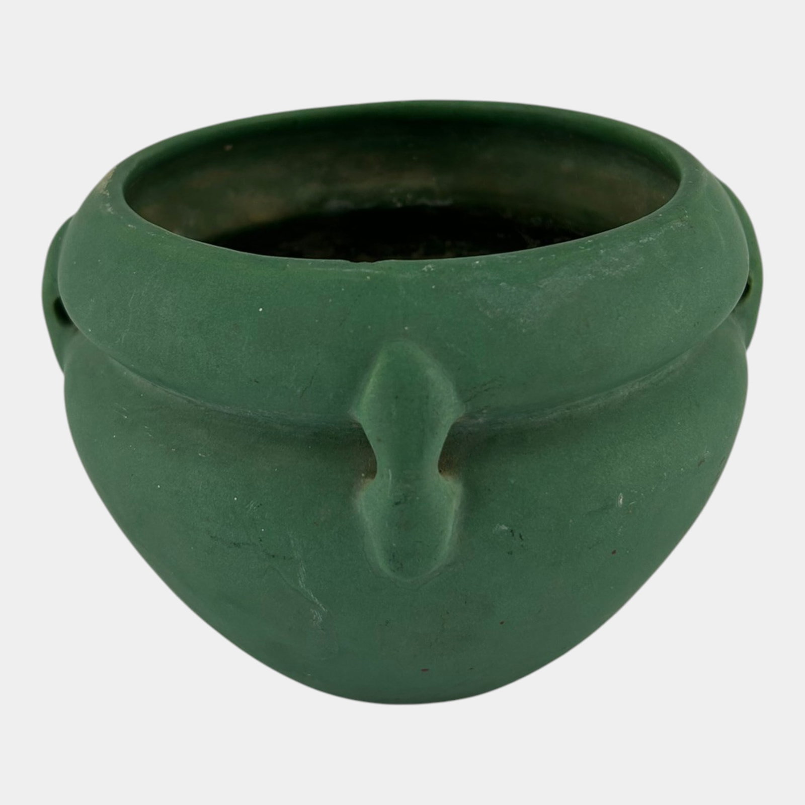 Roseville Matte Green 1907 Arts And Crafts Pottery Jardiniere Planter 456-5: We offer affordable in-house shipping on all items. Roseville Matte Green 1907 Arts And Crafts Pottery Jardiniere Planter 456-5 Chip to inner rim and signs of use as pictured. Jardiniere is 5 1/2" tal