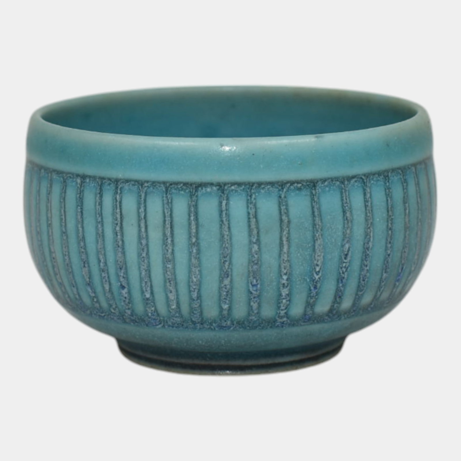 Malcolm Studio Art Pottery 1995 Hand Made Turquoise Blue Small Ceramic Bowl: We offer affordable in-house shipping on all items. Malcolm Studio Art Pottery 1995 Hand Made Turquoise Blue Small Ceramic Bowl Petite bowl with great decoration and glaze. Excellent original conditio