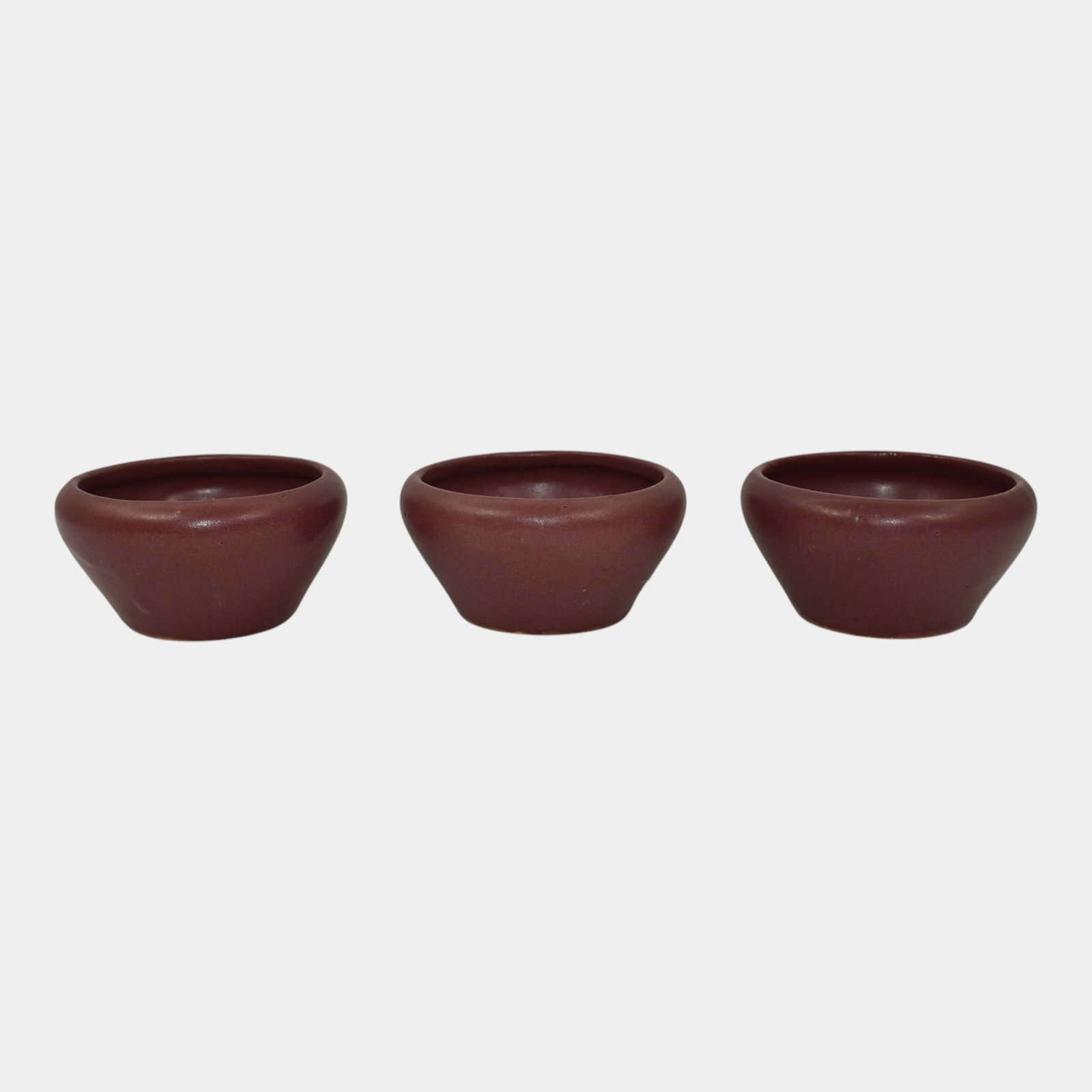 Zanesville Stoneware 1930s Vintage Arts And Craft Pottery Ceramic Bowl D18: We offer affordable in-house shipping on all items. Zanesville Stoneware 1930s Vintage Arts And Craft Pottery Ceramic Bowl D18 Excellent condition. Age related wear. Bottoms marked with shape number. 