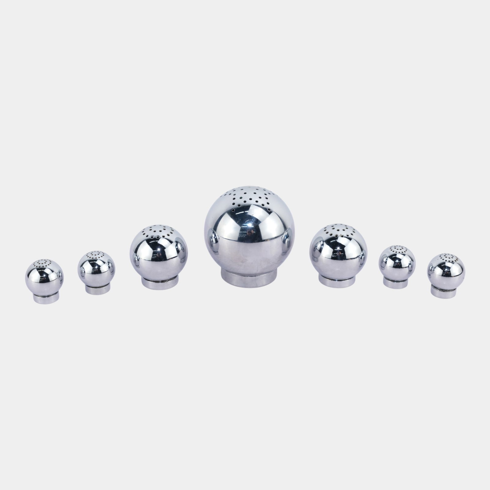 Chase 1930s Art Deco Chrome Various Sized Orb Shaped Shakers: We offer affordable in-house shipping on all items. Chase 1930s Art Deco Chrome Various Sized Orb Shaped Shakers Excellent condition. Age related wear. Tallest piece is 3" tall and 2 1/2" wide.