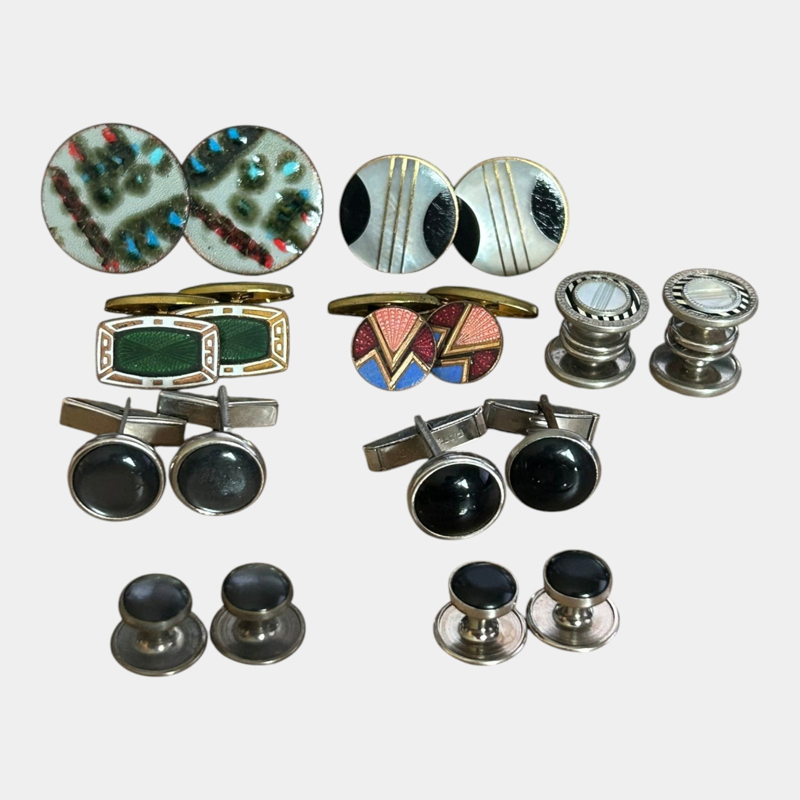 Mid Century Modern & Art Deco Enamel & Glass Decorated Cufflinks: We offer affordable in-house shipping on all items. Mid Century Modern & Art Deco Enamel & Glass Decorated Cufflinks Excellent condition. Age related wear.