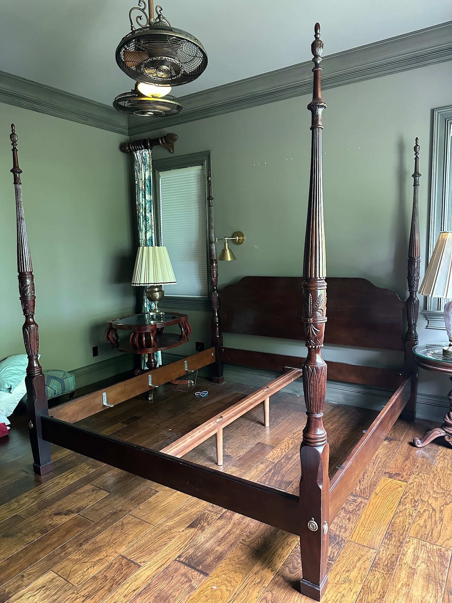 Henredon Late 20th Century Decorative Carved Mahogany 4 Post Bed Frame (1 of 4)