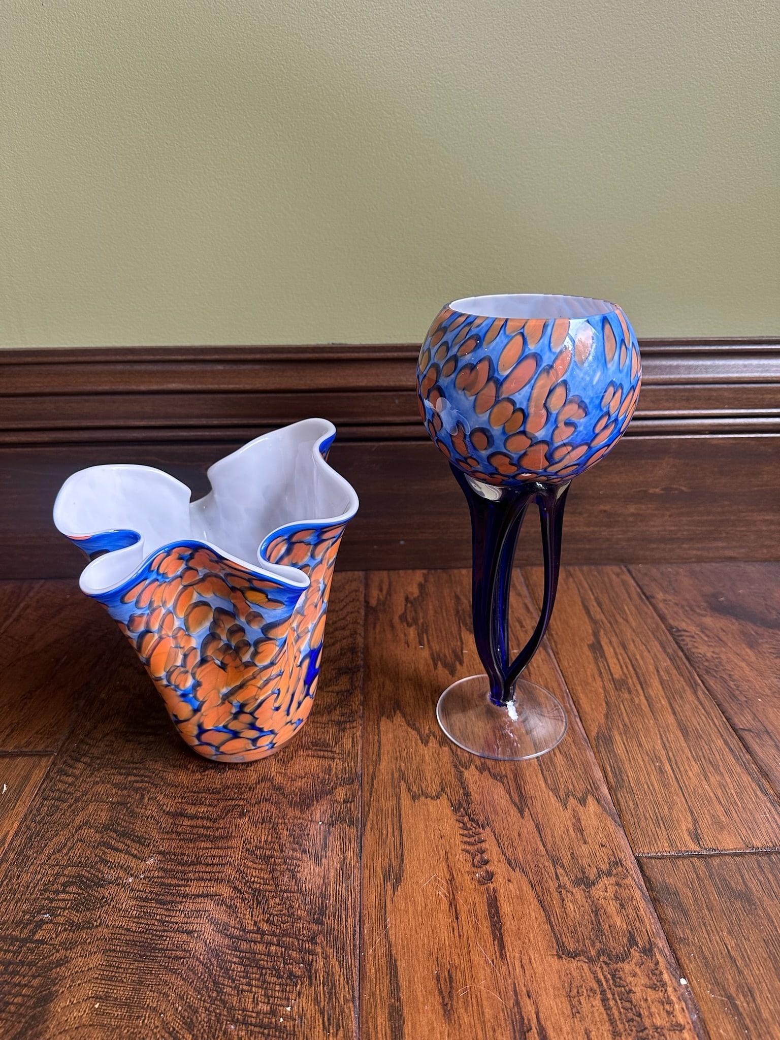 Polish Orange Blue Spatter Pattern Footed Pedestal Bowl And Handkerchief Vase: We offer affordable in-house shipping on all items. Polish Orange Blue Spatter Pattern Footed Pedestal Bowl And Handkerchief Vase Excellent condition. Age related wear. Taller vase is 11 1/2" tall and