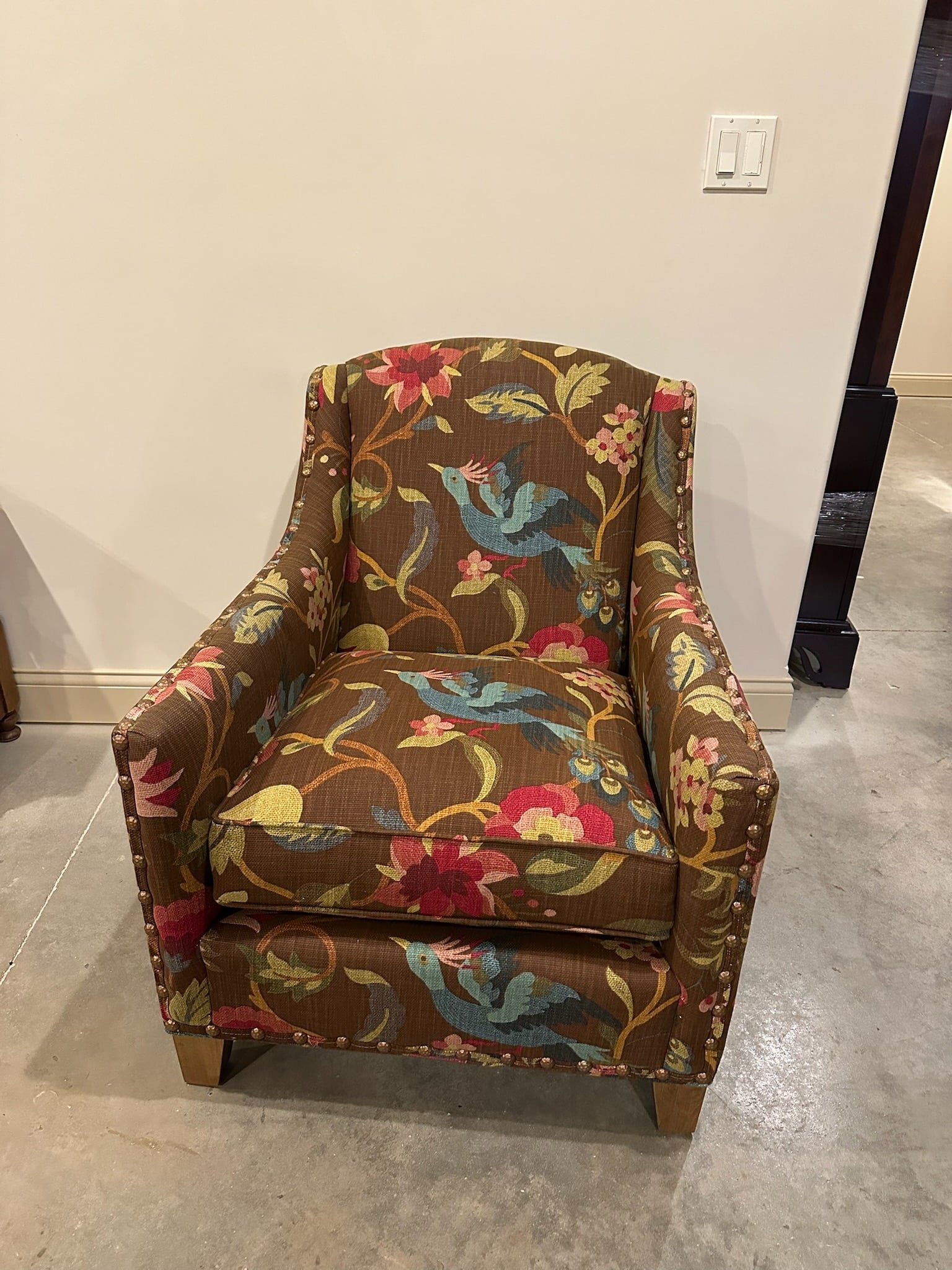Norwalk Furniture Contemporary Bird & Floral Brown Upholstered Lounge Accent Arm Chair: We offer affordable in-house shipping on all items. Norwalk Furniture Contemporary Bird & Floral Brown Upholstered Lounge Accent Arm Chair Excellent condition. Age related wear. Chair is 36" tall, 26"
