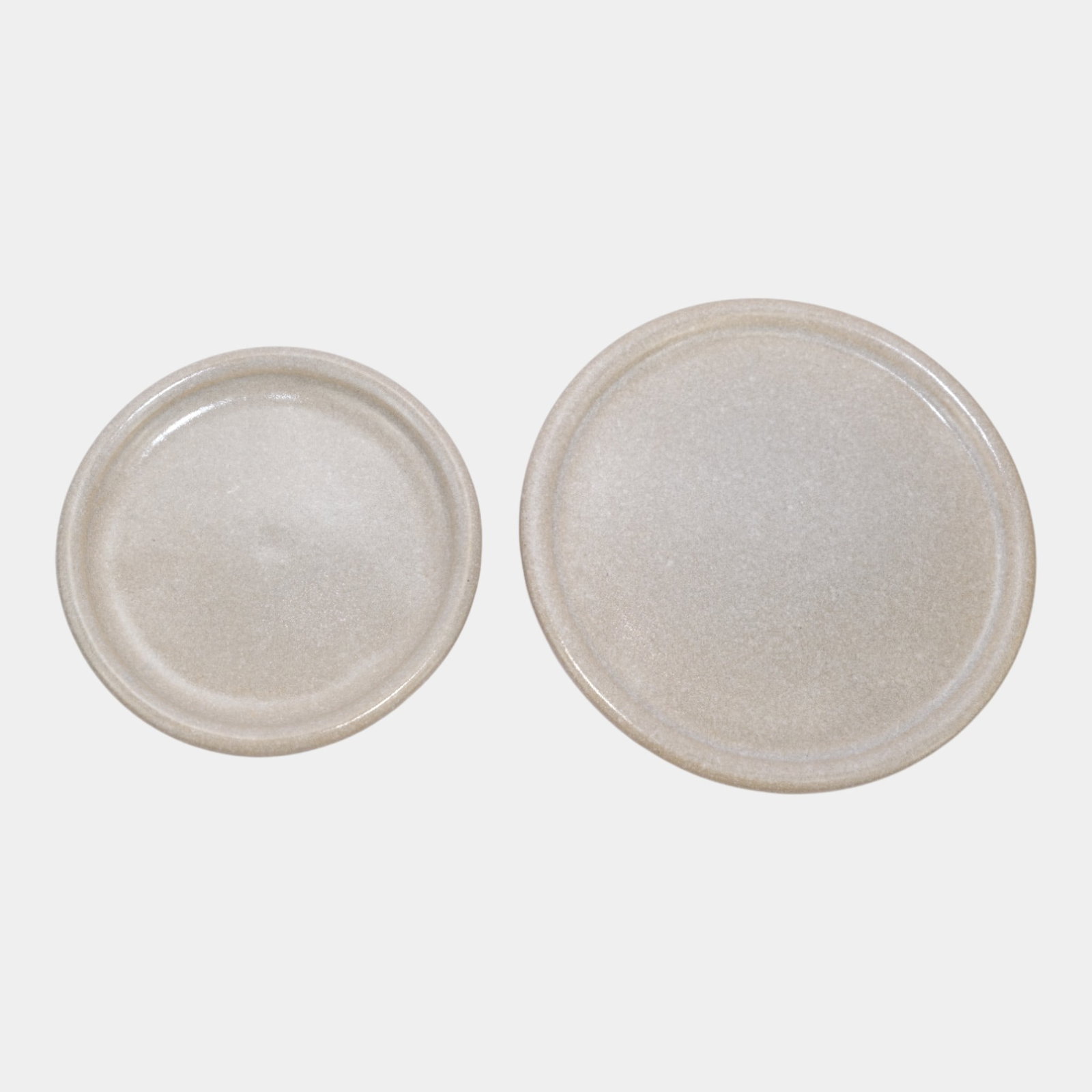 Roseville Raymor Gray Vintage Mid Century Art Pottery Ceramic Trivets: We offer affordable in-house shipping on all items.For higher resolution images please visit bid.craftedauctions.com Roseville Raymor Gray Vintage Mid Century Art Pottery Ceramic Trivets Excellent ori