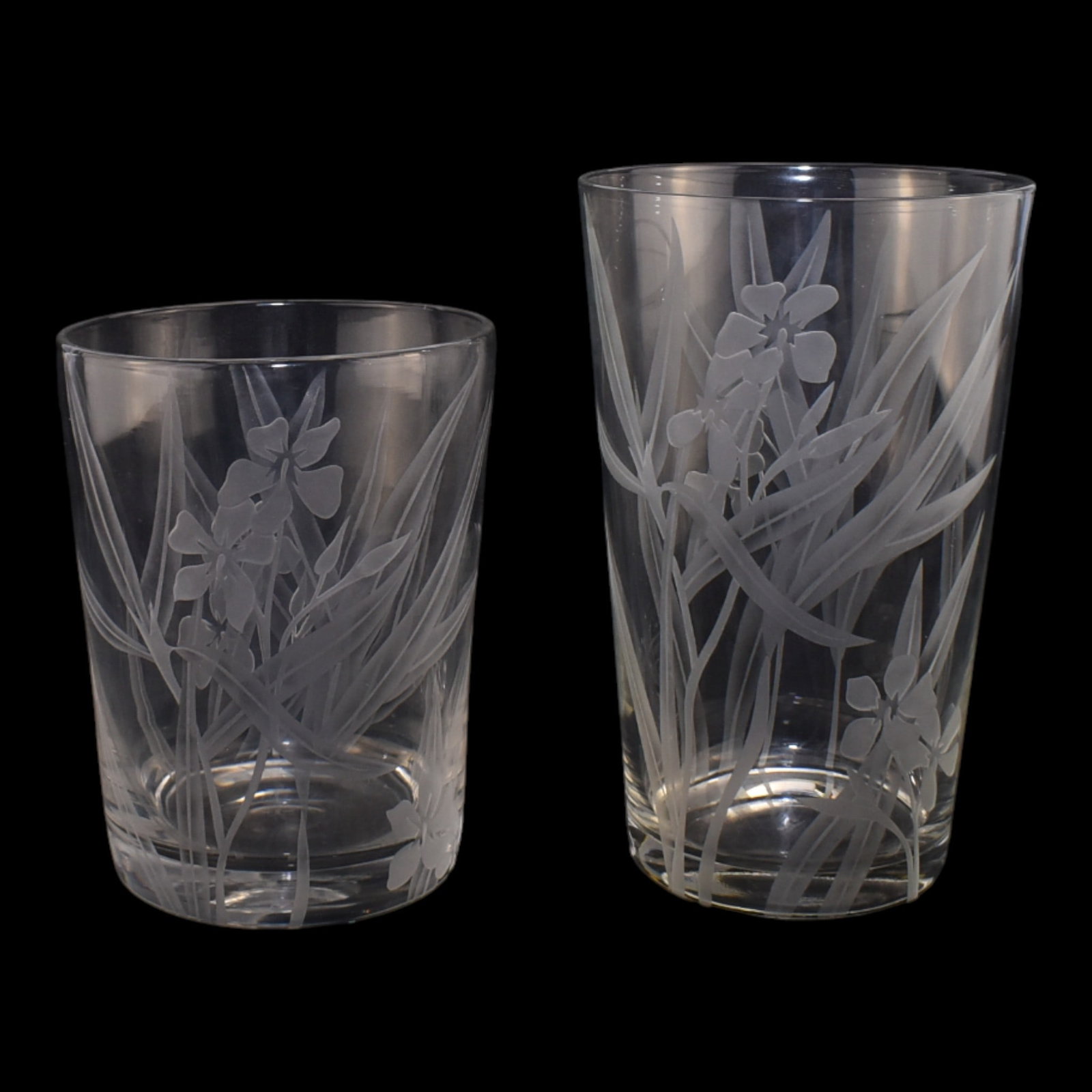 Dorothy Thorpe Mid Century Elegant Floral Etched Large Cylinder Glass Vases: We offer affordable in-house shipping on all items.For higher resolution images please visit bid.craftedauctions.com Dorothy Thorpe Mid Century Elegant Floral Etched Large Cylinder Glass Vases Nice mo