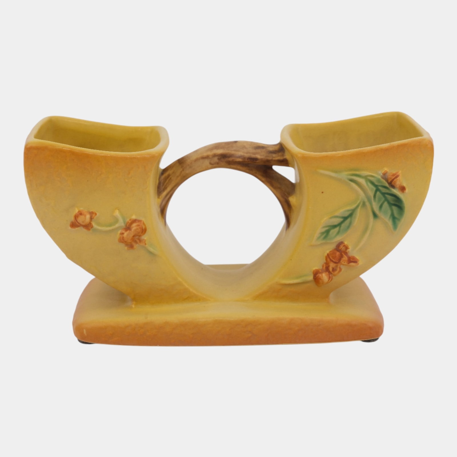 Roseville Bittersweet Yellow 1951 Art Pottery Double Cornucopia Planter Vase 858: We offer affordable in-house shipping on all items.For higher resolution images please visit bid.craftedauctions.com Roseville Bittersweet Yellow 1951 Art Pottery Double Cornucopia Planter Vase 858 Ni