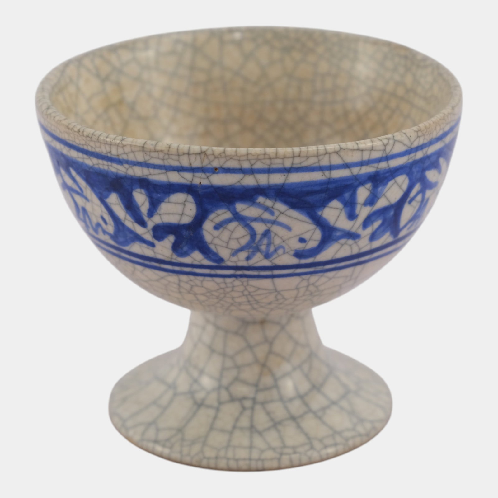 Dedham Pottery 1896-1928 Arts And Crafts Blue Rabbit Ceramic Chalice Cup: We offer affordable in-house shipping on all items.For higher resolution images please visit bid.craftedauctions.com Dedham Pottery 1896-1928 Arts And Crafts Blue Rabbit Ceramic Chalice Cup Elevated o