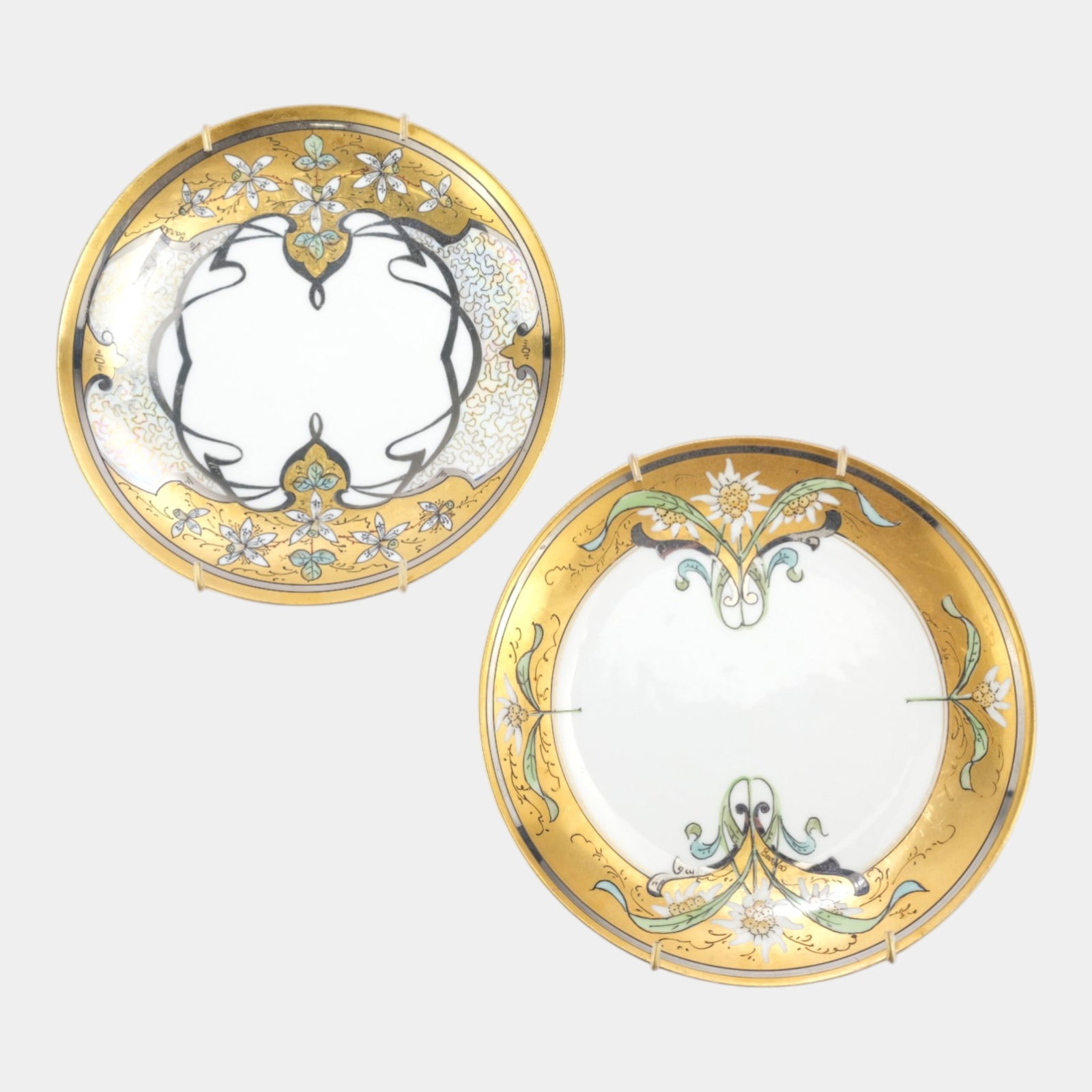 Stouffer Haviland French Limoges White Hand Painted Gold Gilt Floral Porcelain Plates: We offer affordable in-house shipping on all items.For higher resolution images please visit bid.craftedauctions.com Stouffer Haviland French Limoges White Hand Painted Gold Gilt Floral Porcelain Plat