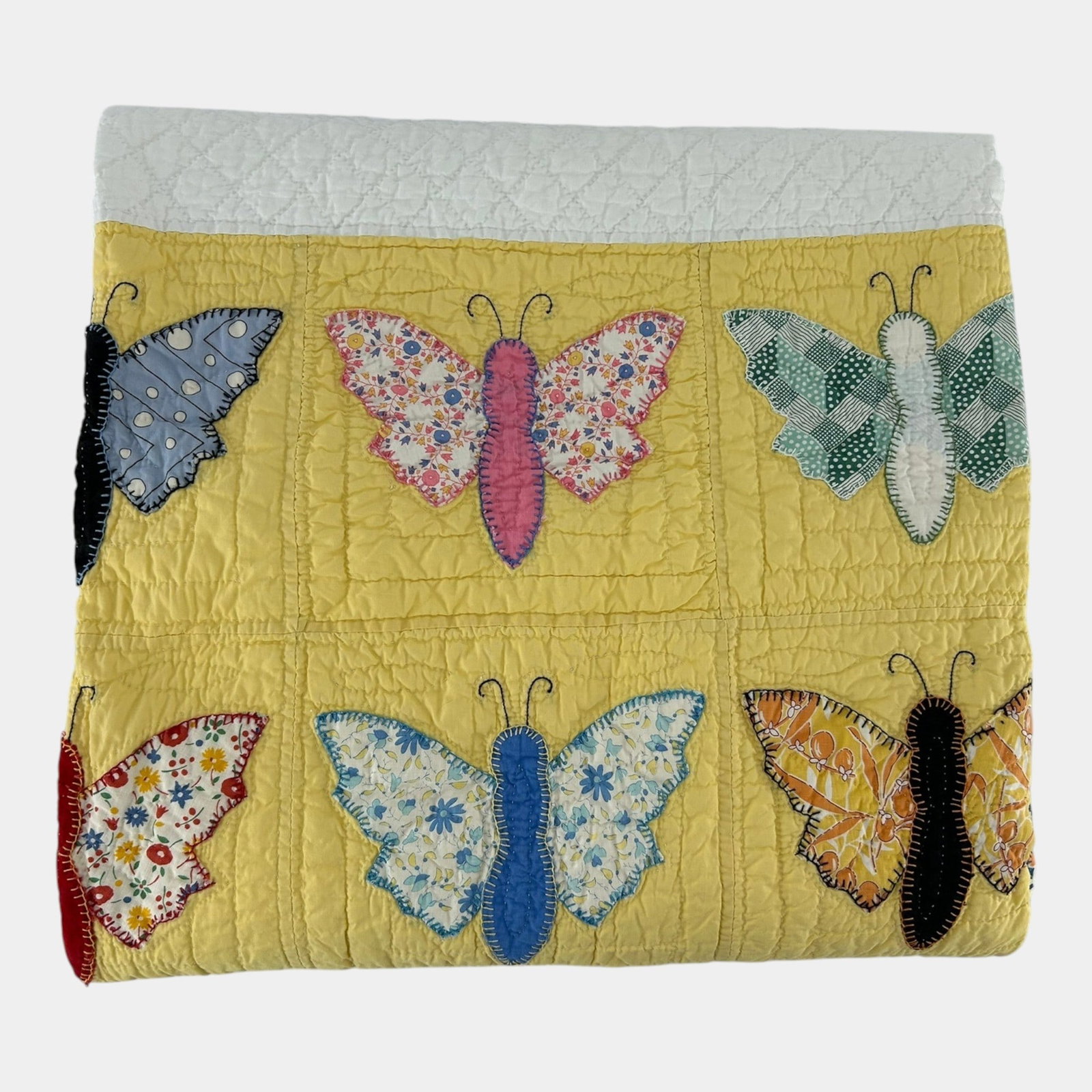 Vintage Hand Stitched Butterfly Applique Floral Patchwork Quilt Bedspread Coverlet: We offer affordable in-house shipping on all items.For higher resolution images please visit bid.craftedauctions.com Vintage Hand Stitched Butterfly Applique Floral Patchwork Quilt Bedspread Coverlet 