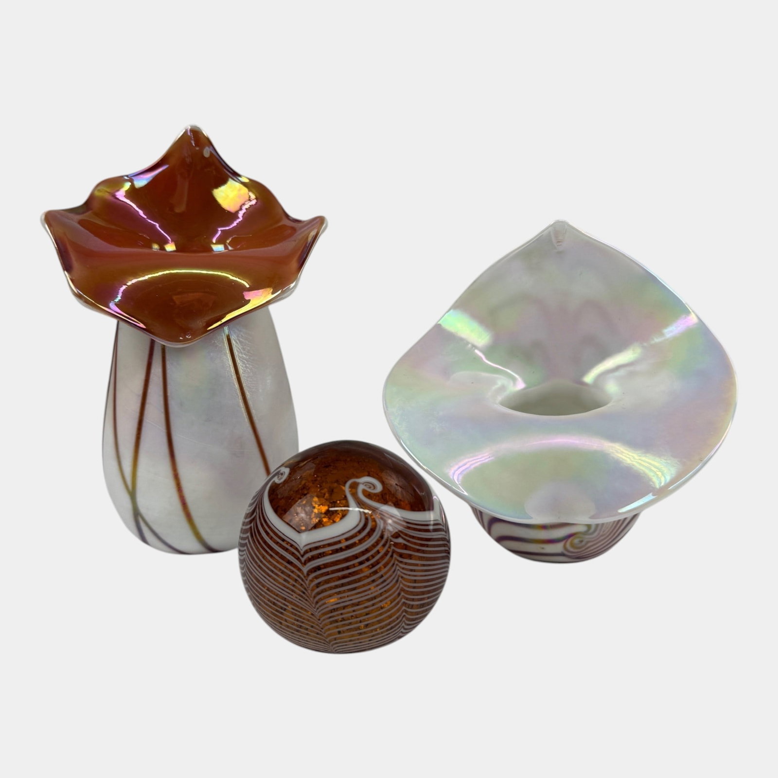 Terry Crider Ohio Studio Art Glass Orange Amber White Iridescent Pulled Feather Vases & Paperweight: We offer affordable in-house shipping on all items.For higher resolution images please visit bid.craftedauctions.com Terry Crider Ohio Studio Art Glass Orange Amber White Iridescent Pulled Feather Vas