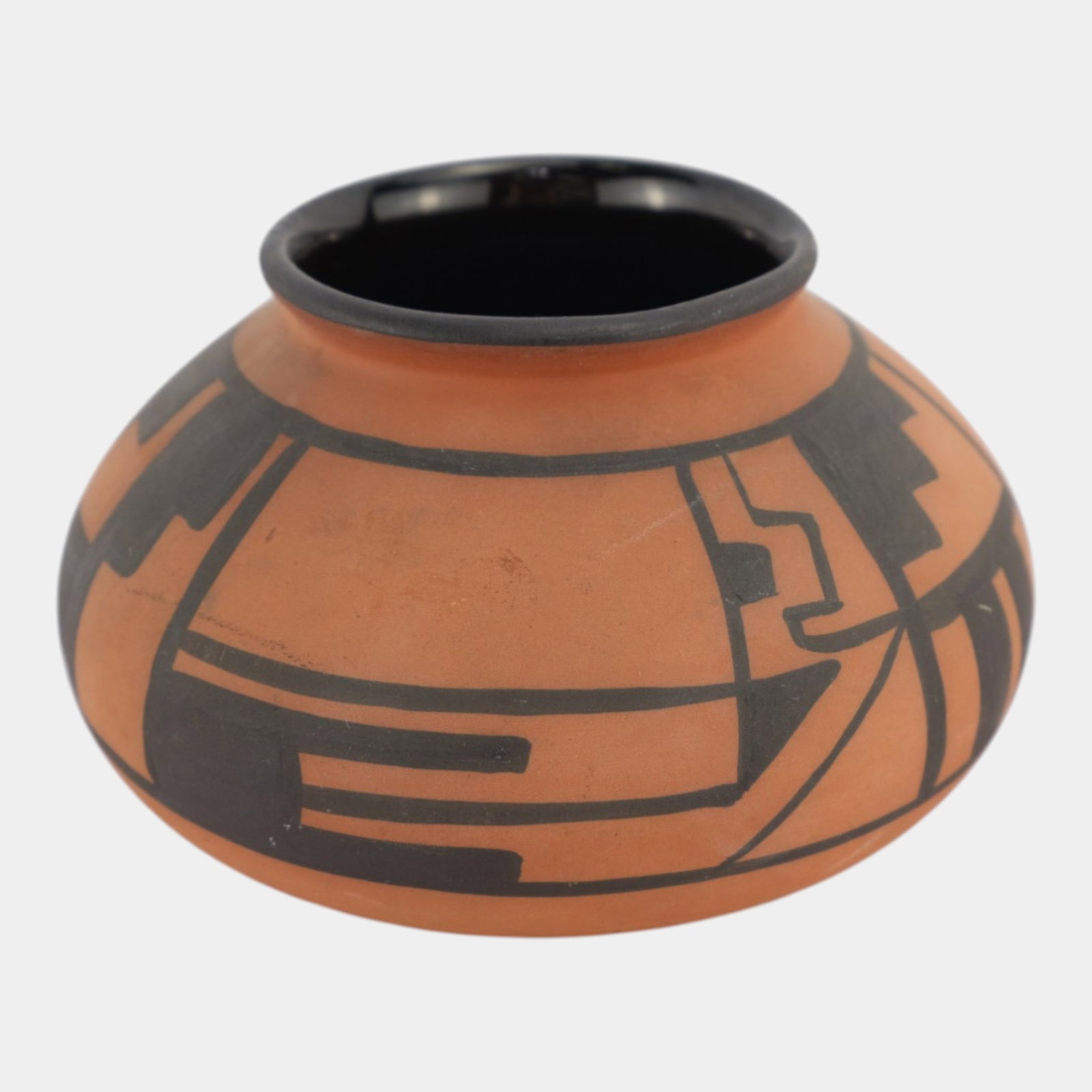 Clifton 1905-1914 Vintage Native American Art Pottery Hand Decorated Vase: Professional, fast, and affordable in house shipping available for all items.For higher resolution images please visit www.bid.craftedauctions.com Clifton 1905-1914 Vintage Native American Art Pottery