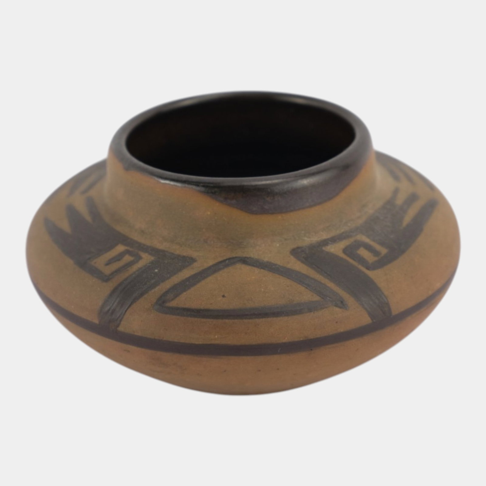 Clifton 1905-1914 Vintage Native American Art Pottery Hand Decorated Vase: Professional, fast, and affordable in house shipping available for all items.For higher resolution images please visit www.bid.craftedauctions.com Clifton 1905-1914 Vintage Native American Art Pottery