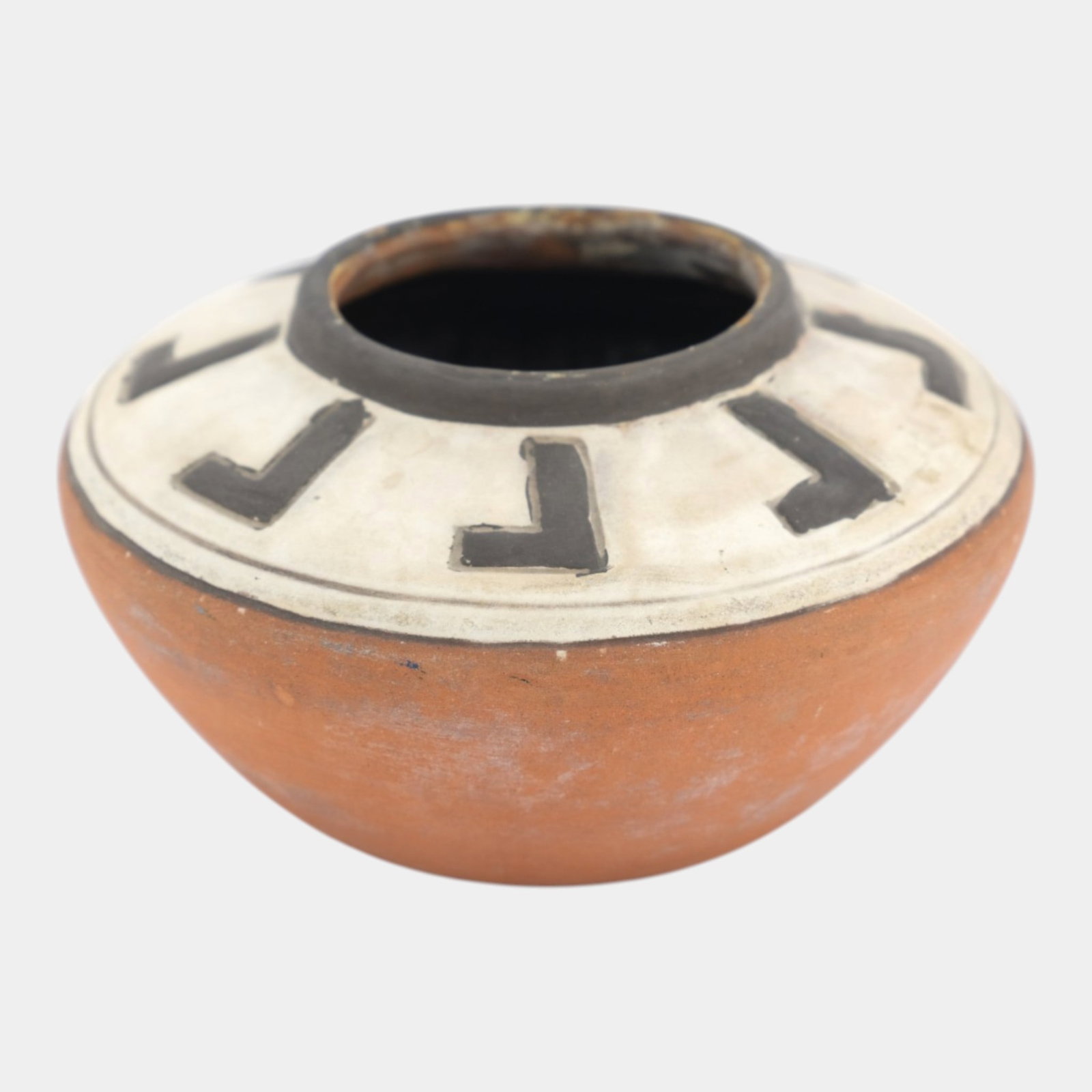 Weller Souevo 1910s Vintage Art Pottery Hand Carved Native American Design Vase: Professional, fast, and affordable in house shipping available for all items.For higher resolution images please visit www.bid.craftedauctions.com Weller Souevo 1910s Vintage Art Pottery Hand Carved N