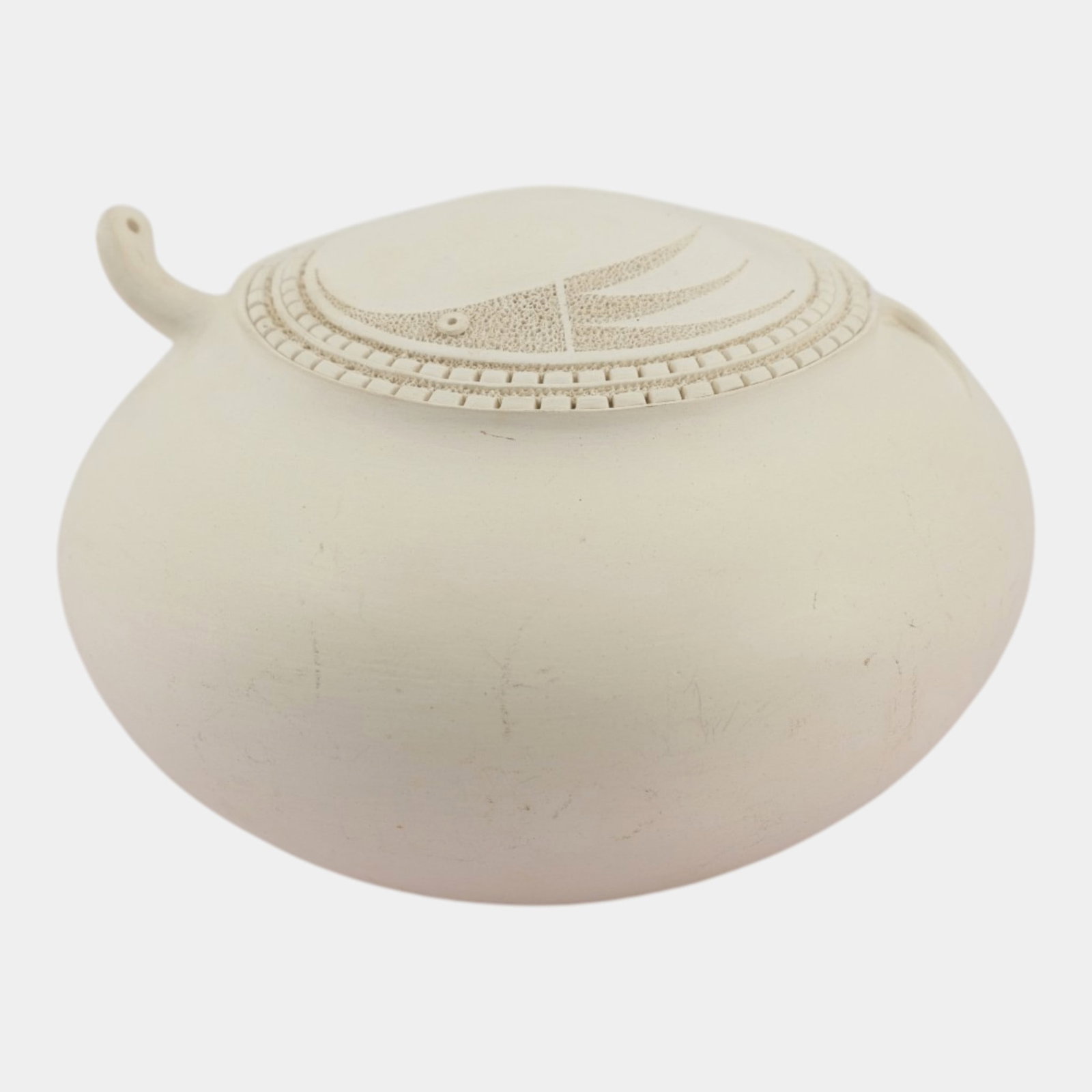 Wilfred Garcia Acoma Pueblo Native American Art Pottery White Bird Head Decorated Vase Jar: Professional, fast, and affordable in house shipping available for all items.For higher resolution images please visit www.bid.craftedauctions.com Wilfred Garcia Acoma Pueblo Native American Art Potte